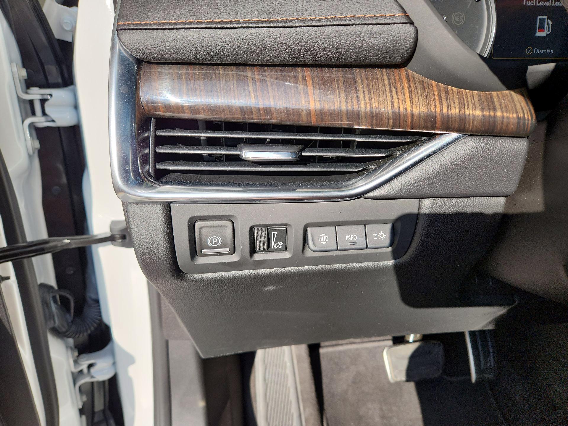 Thumbnail: 2022 Cadillac XT4 - 13