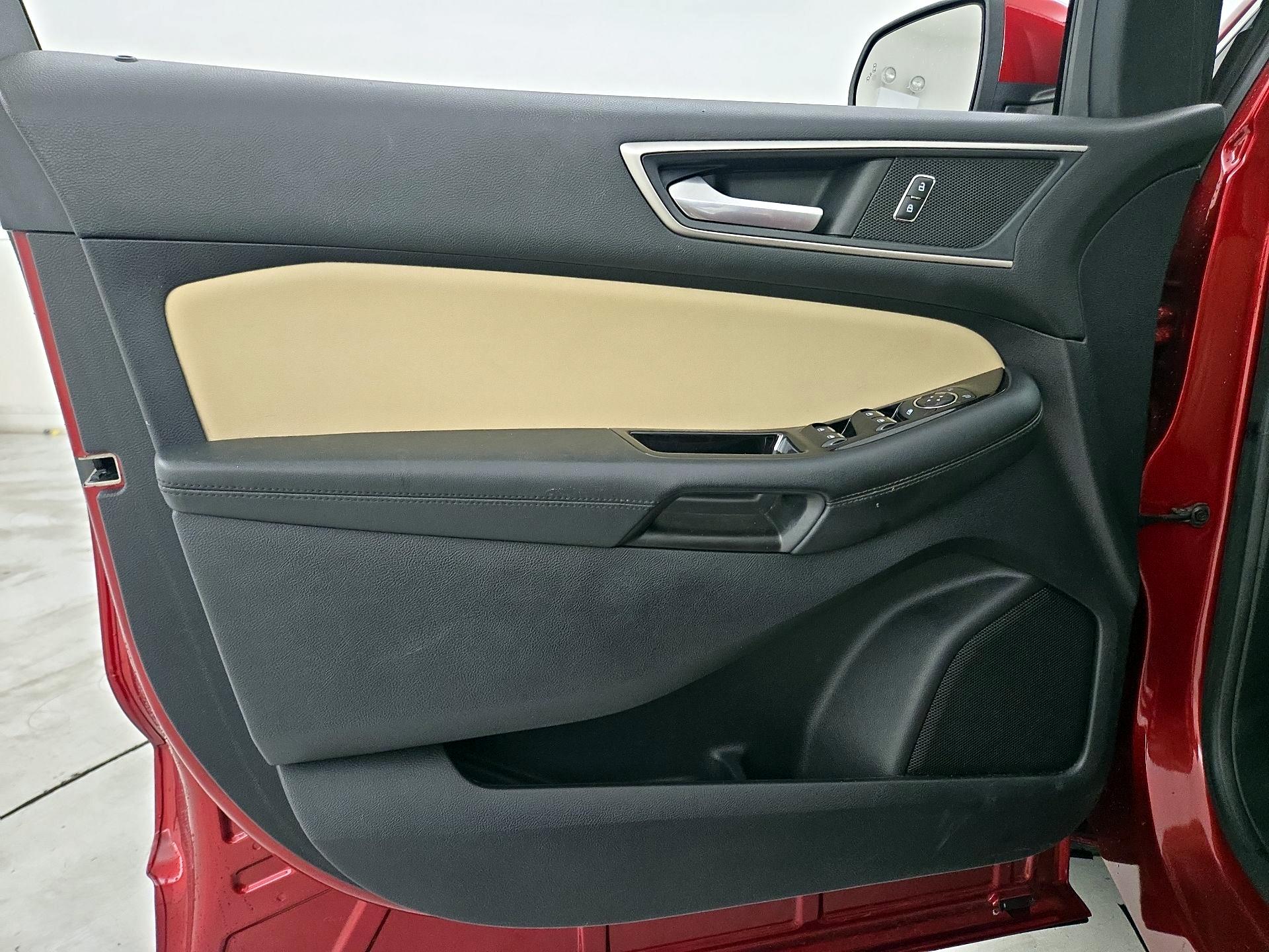 Thumbnail: 2019 Ford Edge - 12