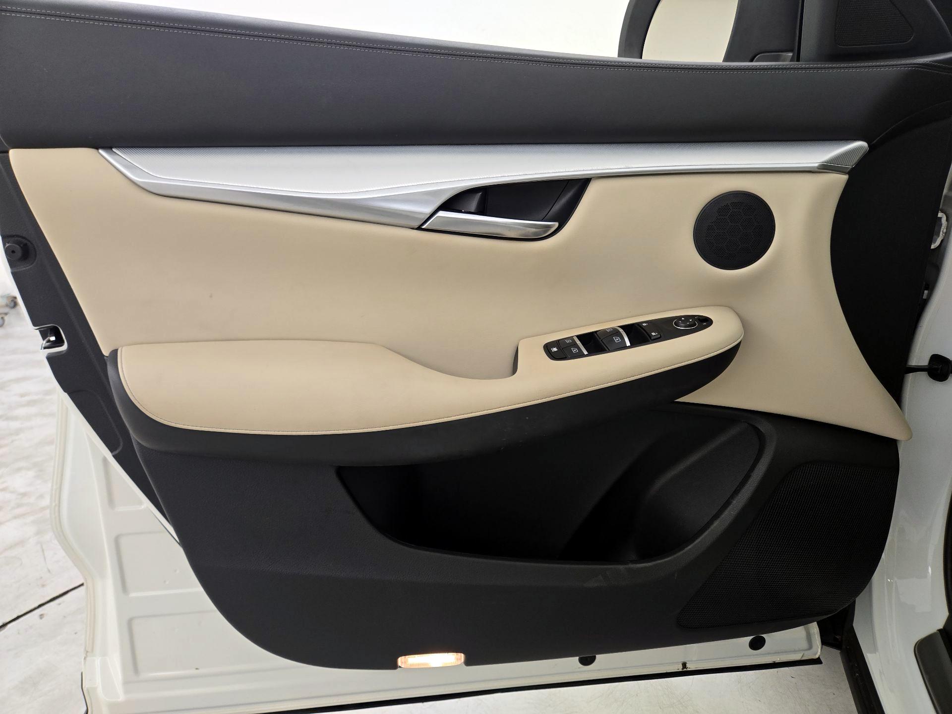 Thumbnail: 2020 INFINITI QX50 - 12