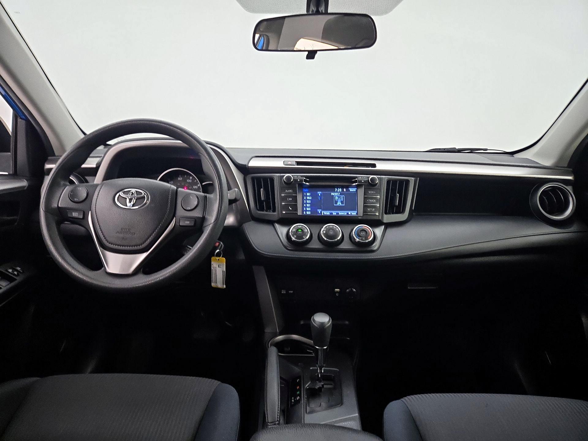 Thumbnail: 2016 Toyota RAV4 - 9