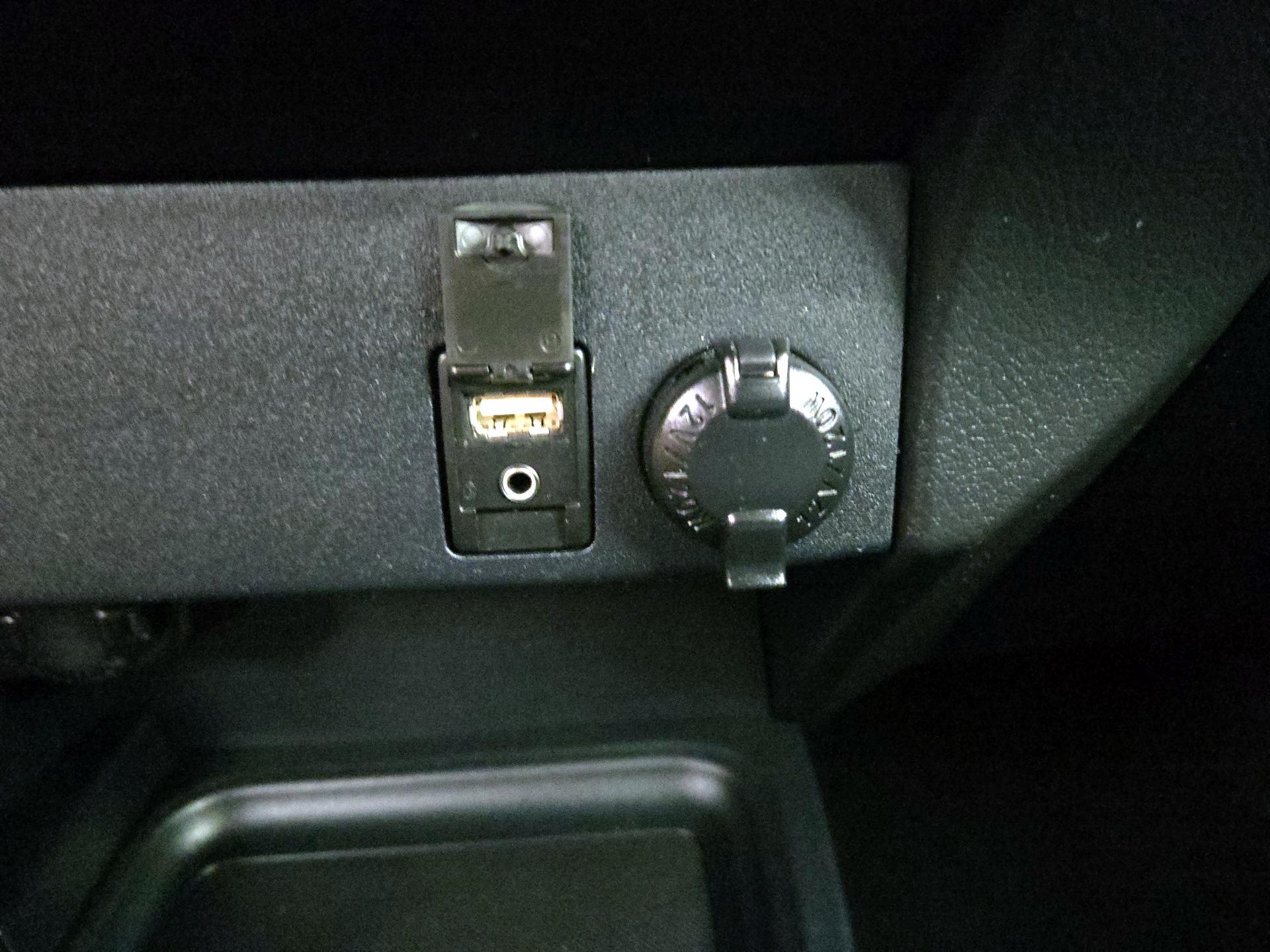 Thumbnail: 2016 Toyota RAV4 - 18