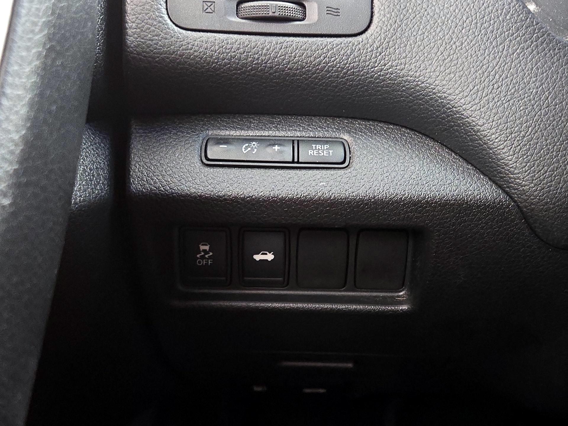 Thumbnail: 2014 Nissan Altima - 13