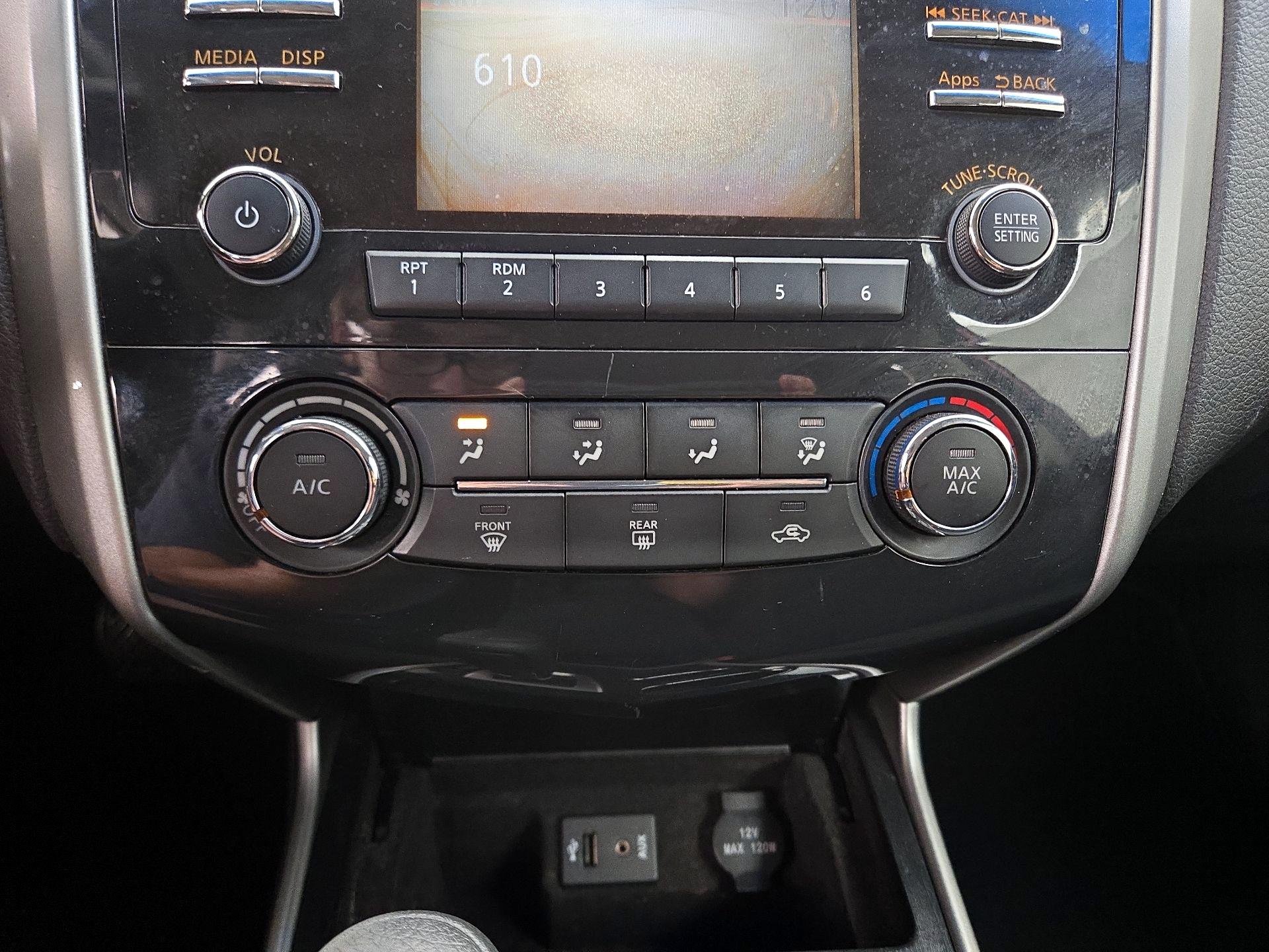 Thumbnail: 2014 Nissan Altima - 16