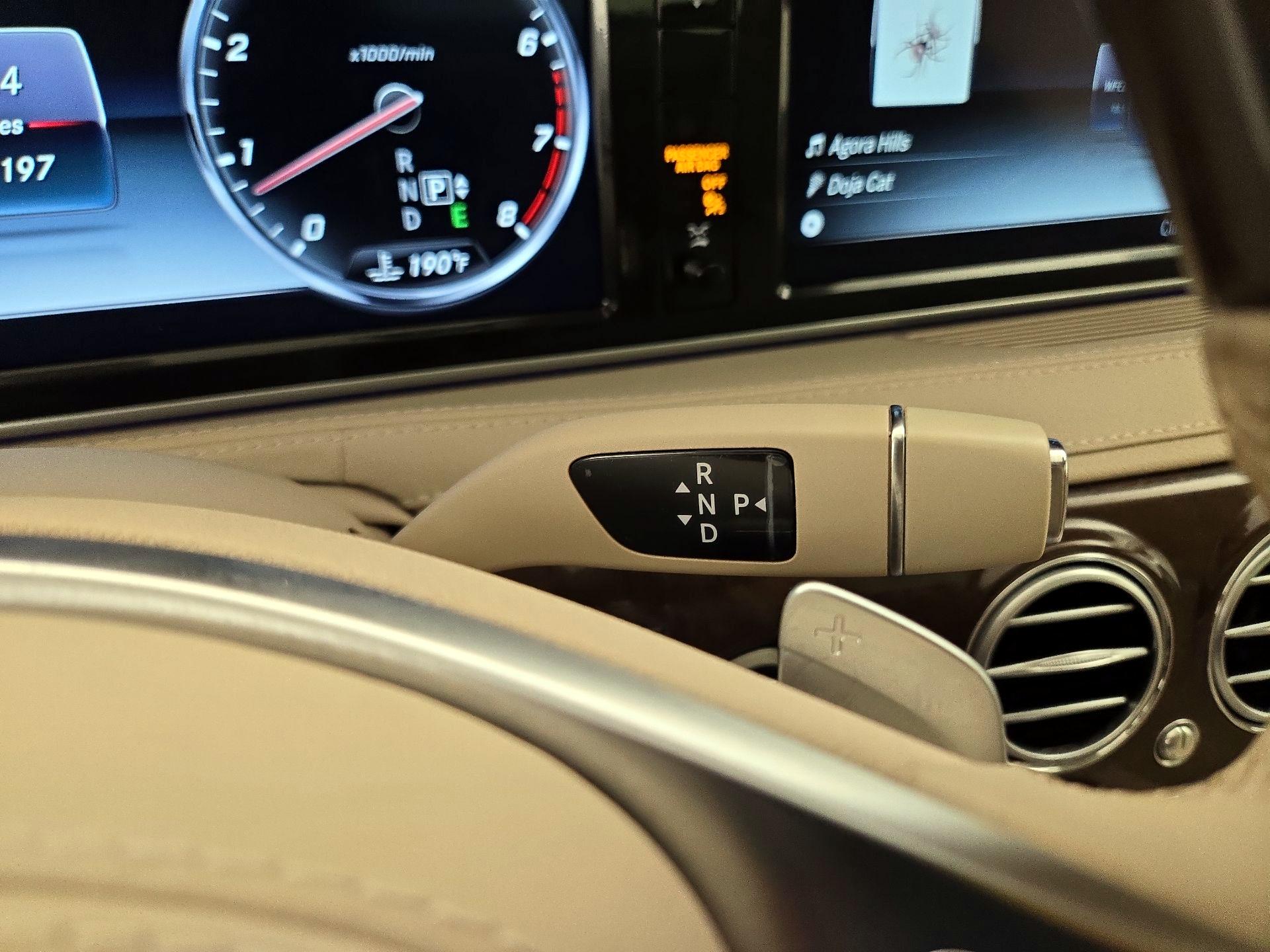 Thumbnail: 2015 Mercedes-Benz S-Class - 18