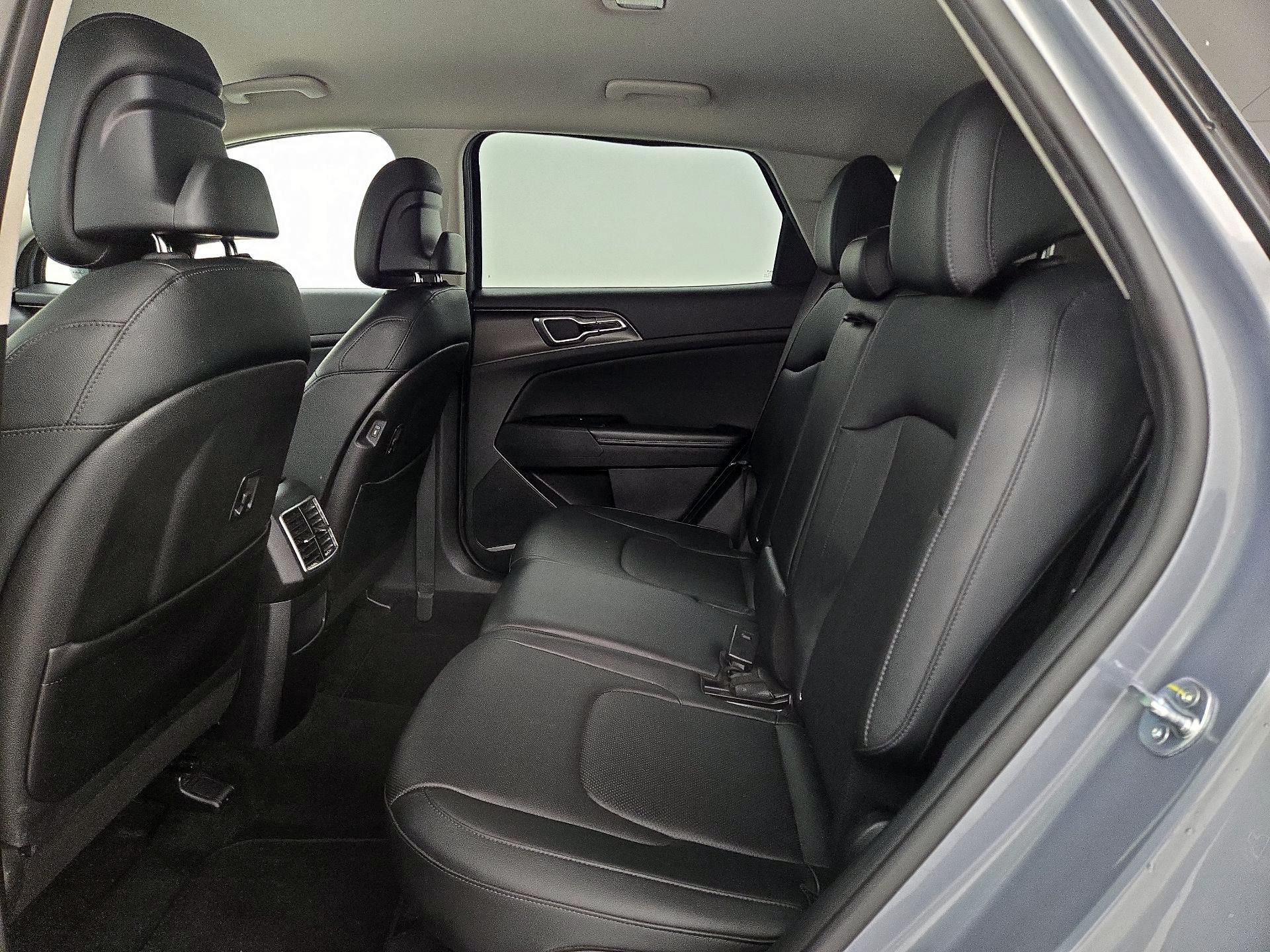 Thumbnail: 2023 Kia Sportage - 20