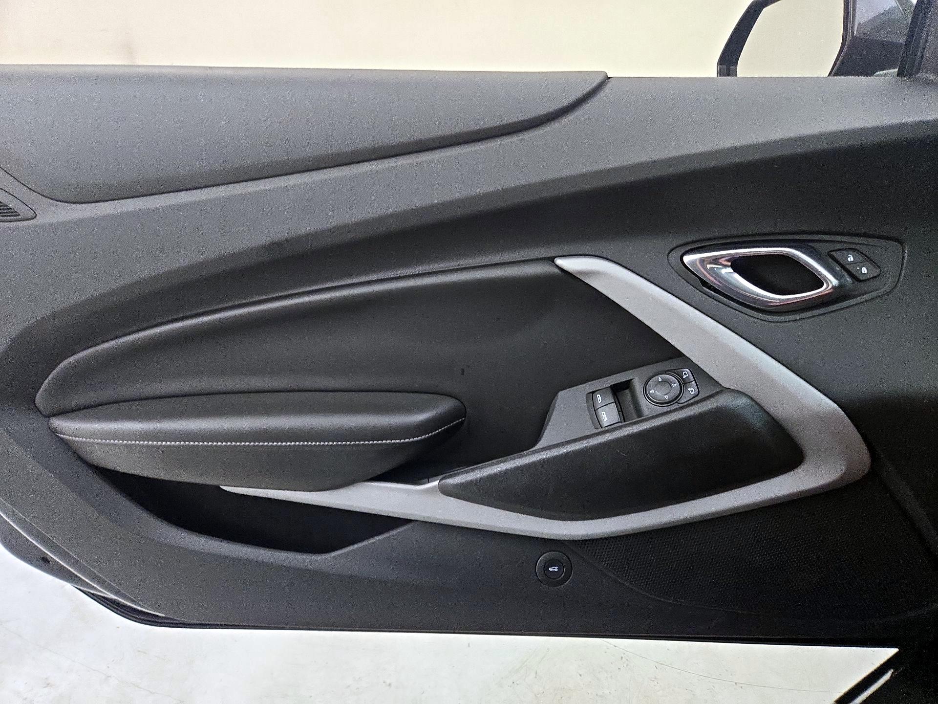 Thumbnail: 2019 Chevrolet Camaro - 12