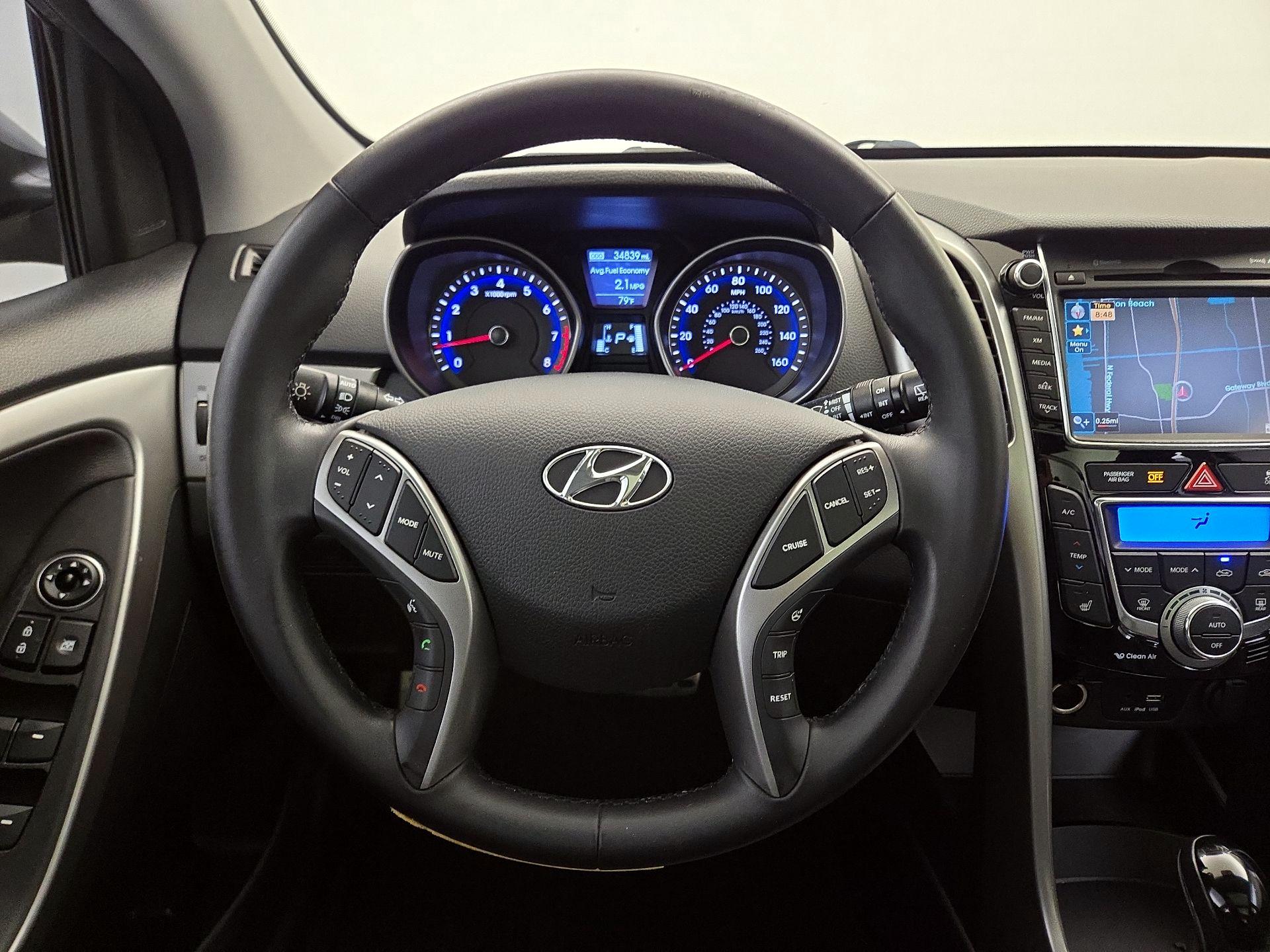 Thumbnail: 2015 Hyundai Elantra - 10