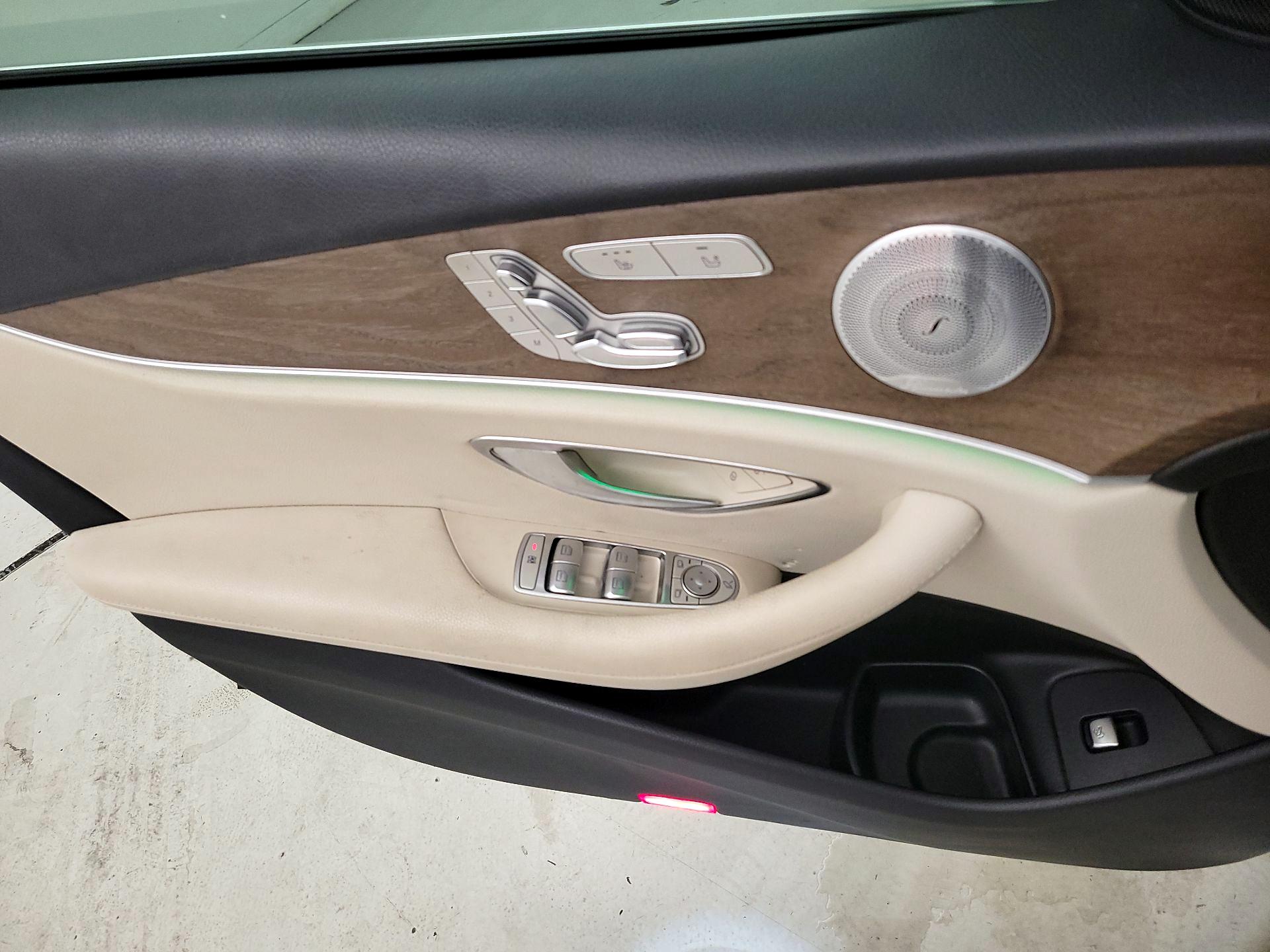 Thumbnail: 2020 Mercedes-Benz E-Class - 12