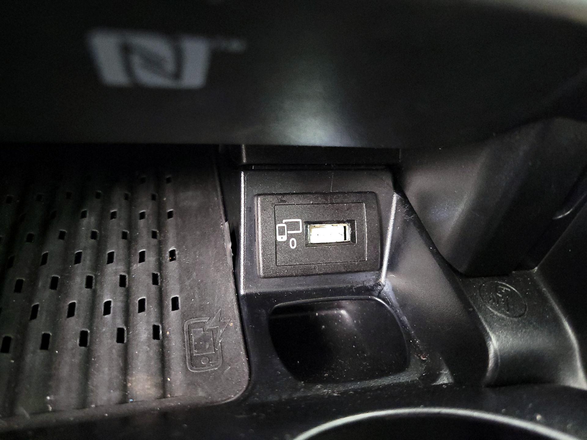 Thumbnail: 2020 Mercedes-Benz E-Class - 19