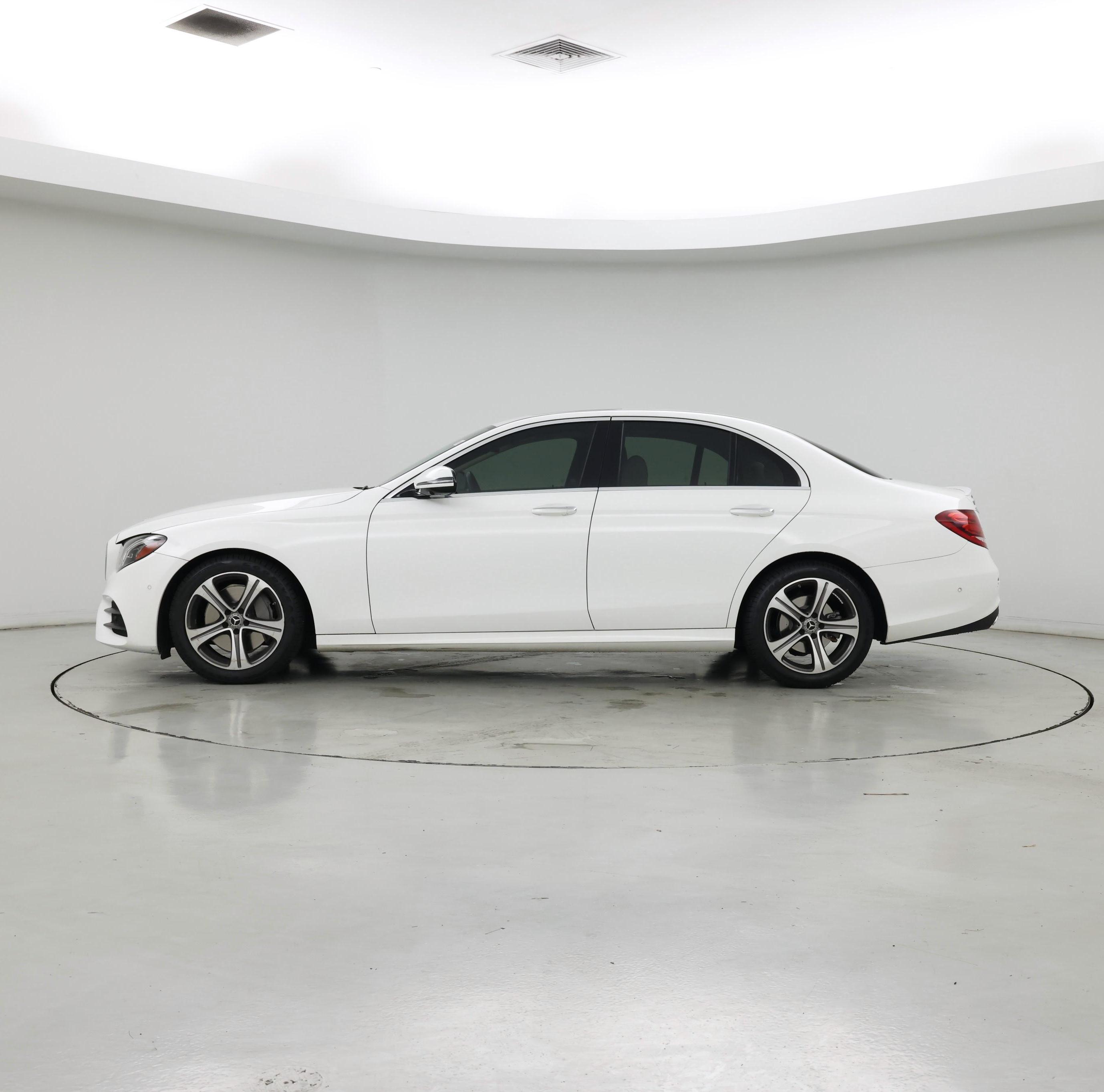 Thumbnail: 2020 Mercedes-Benz E-Class - 3