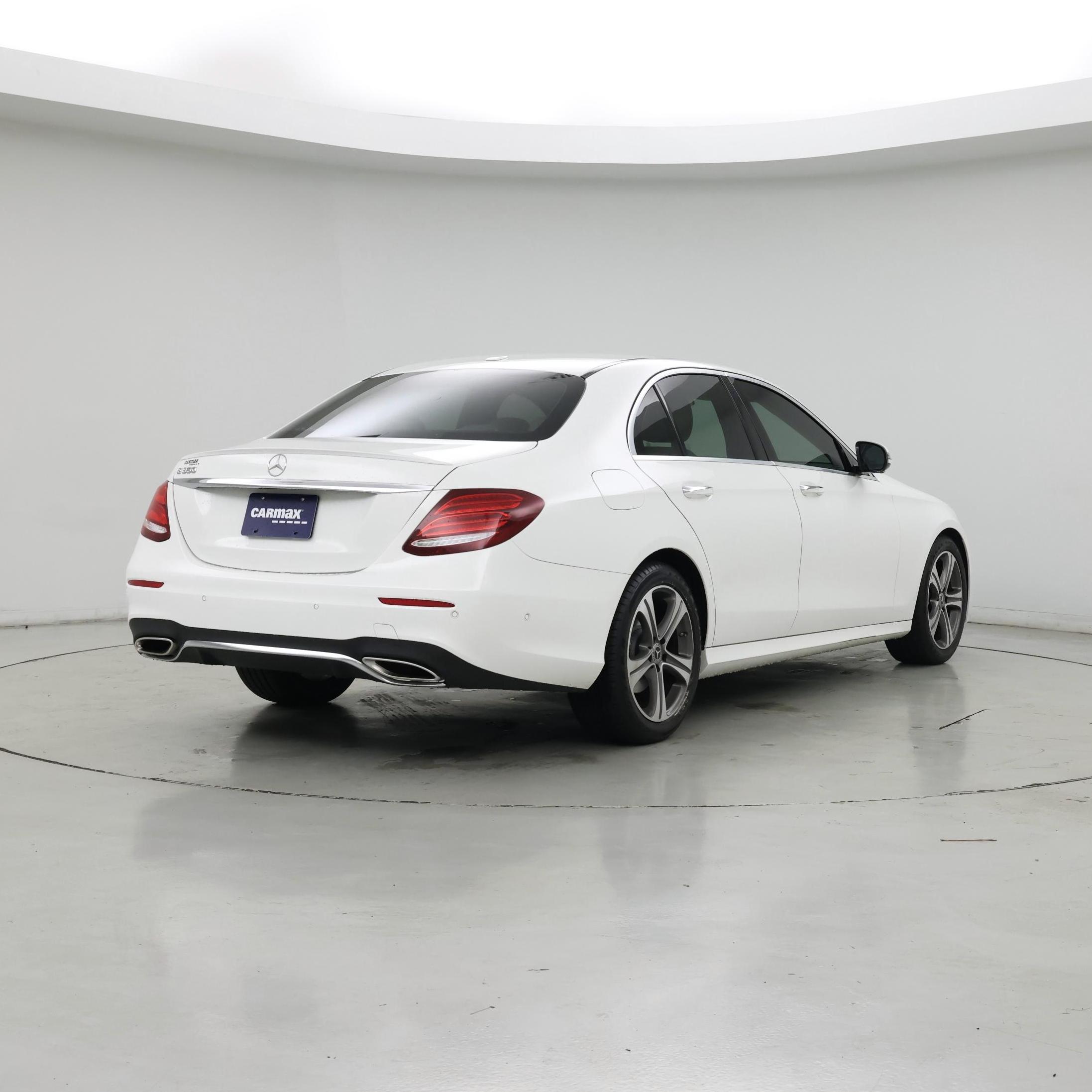 Thumbnail: 2020 Mercedes-Benz E-Class - 8