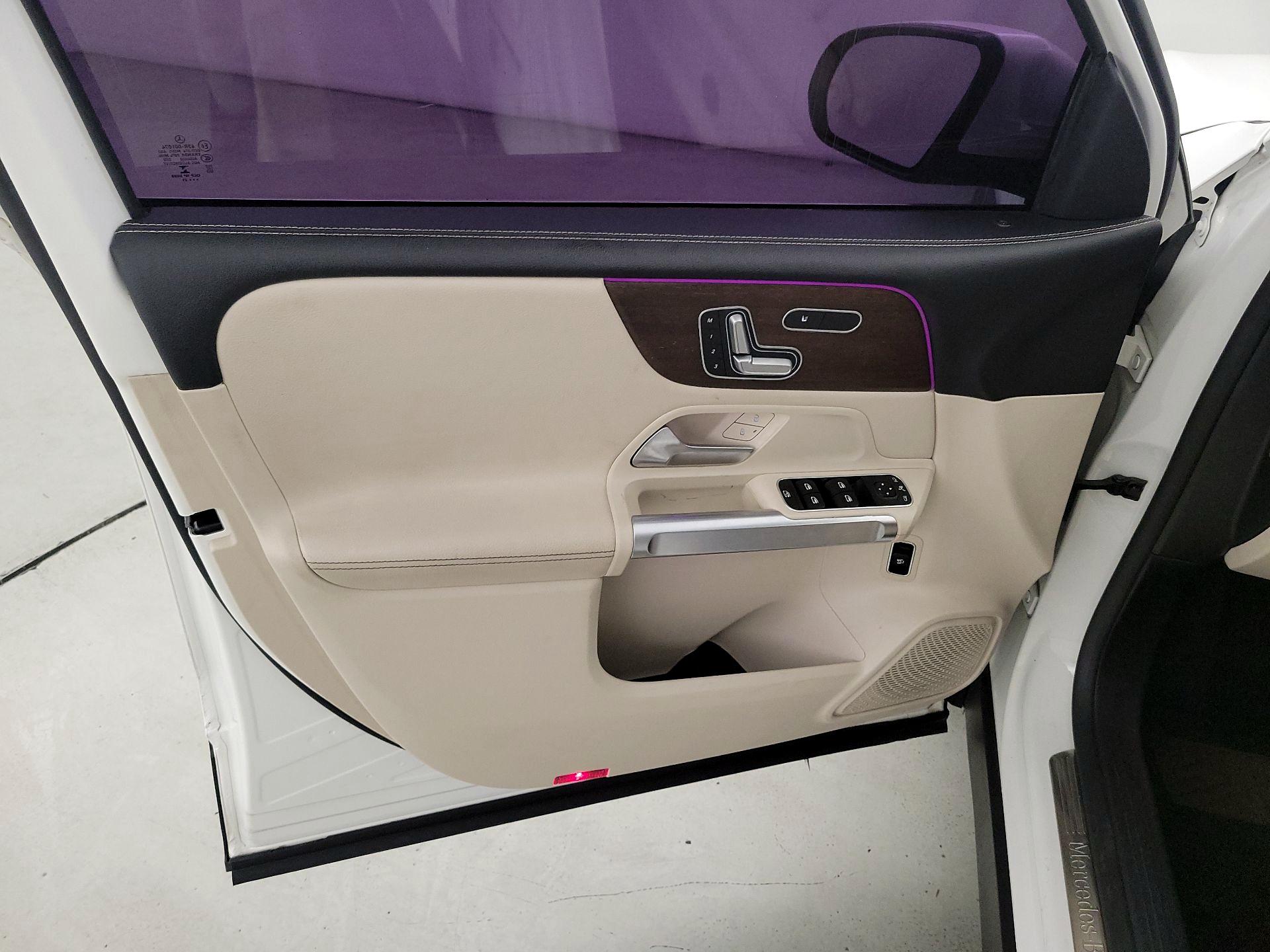 Thumbnail: 2021 Mercedes-Benz GLB - 12