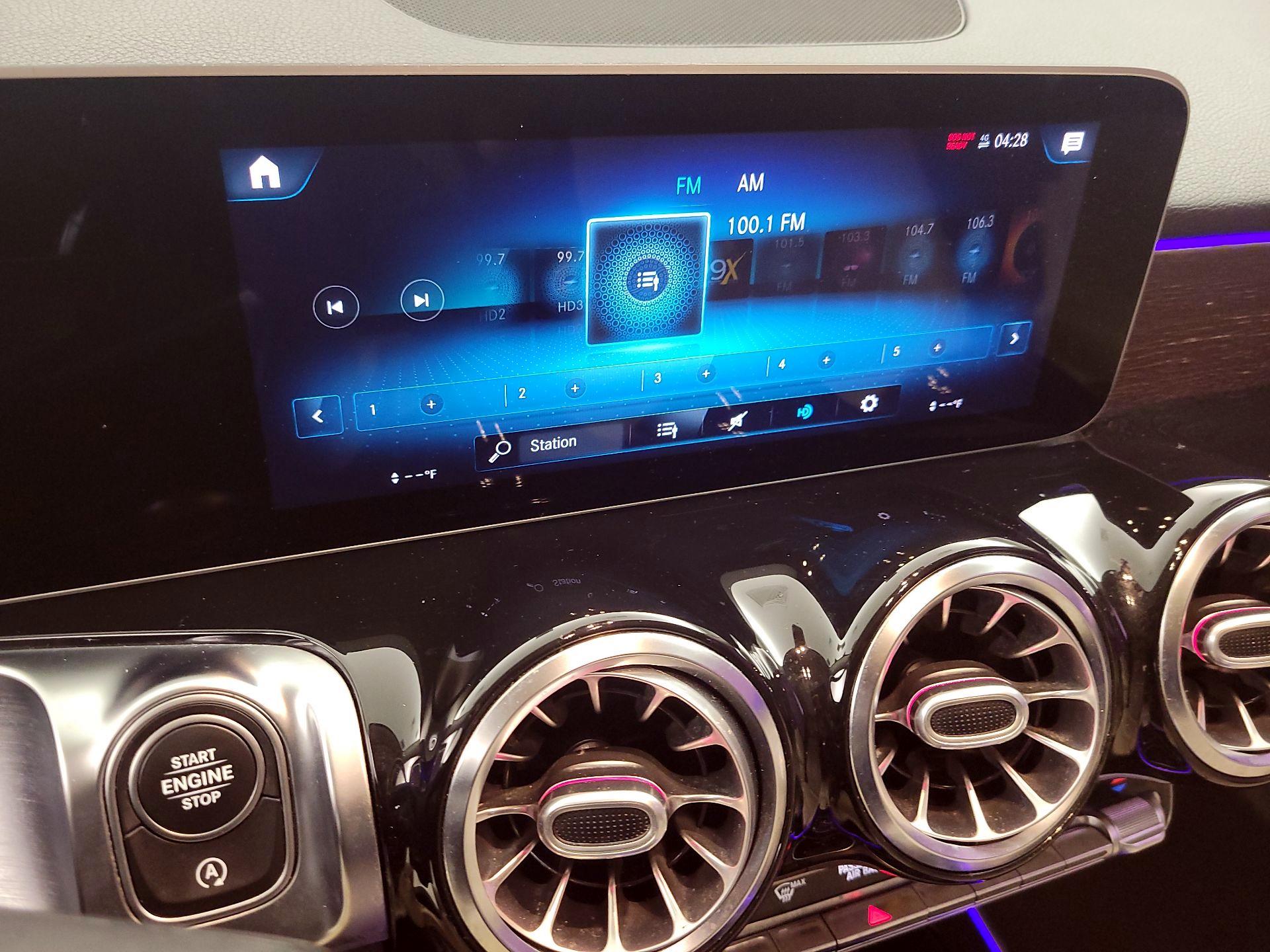 Thumbnail: 2021 Mercedes-Benz GLB - 15