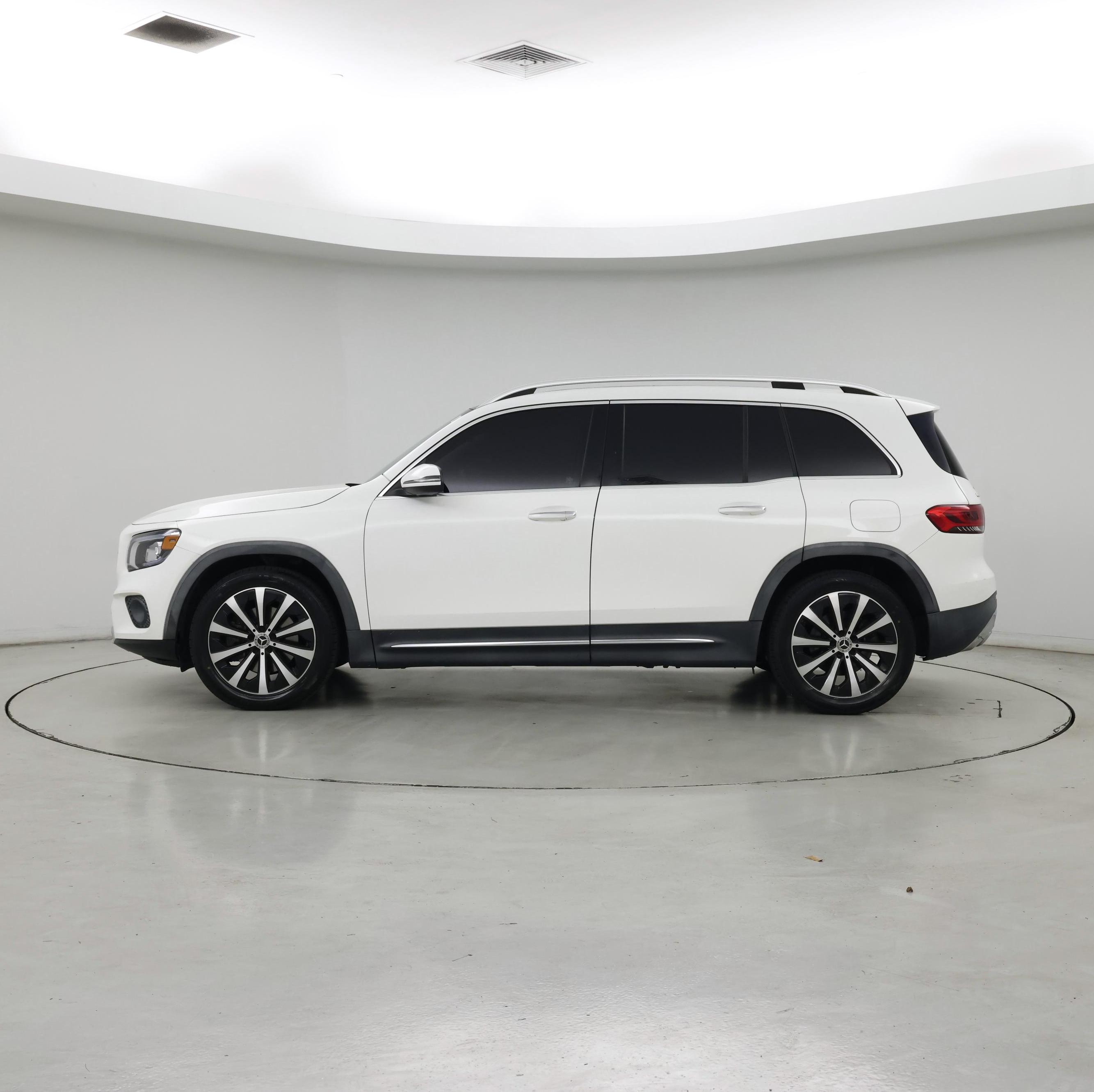 Thumbnail: 2021 Mercedes-Benz GLB - 3