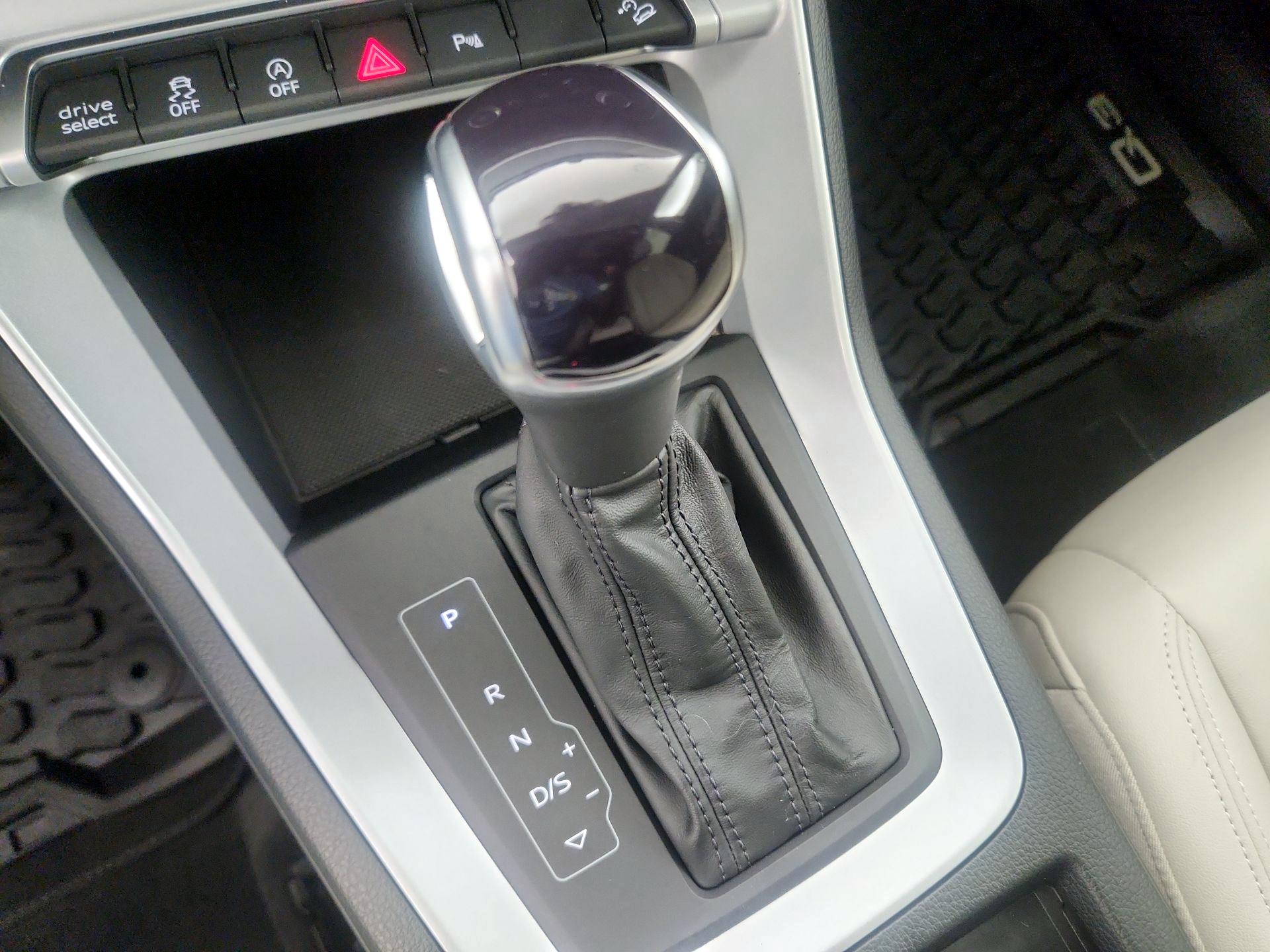 Thumbnail: 2022 Audi Q3 - 15