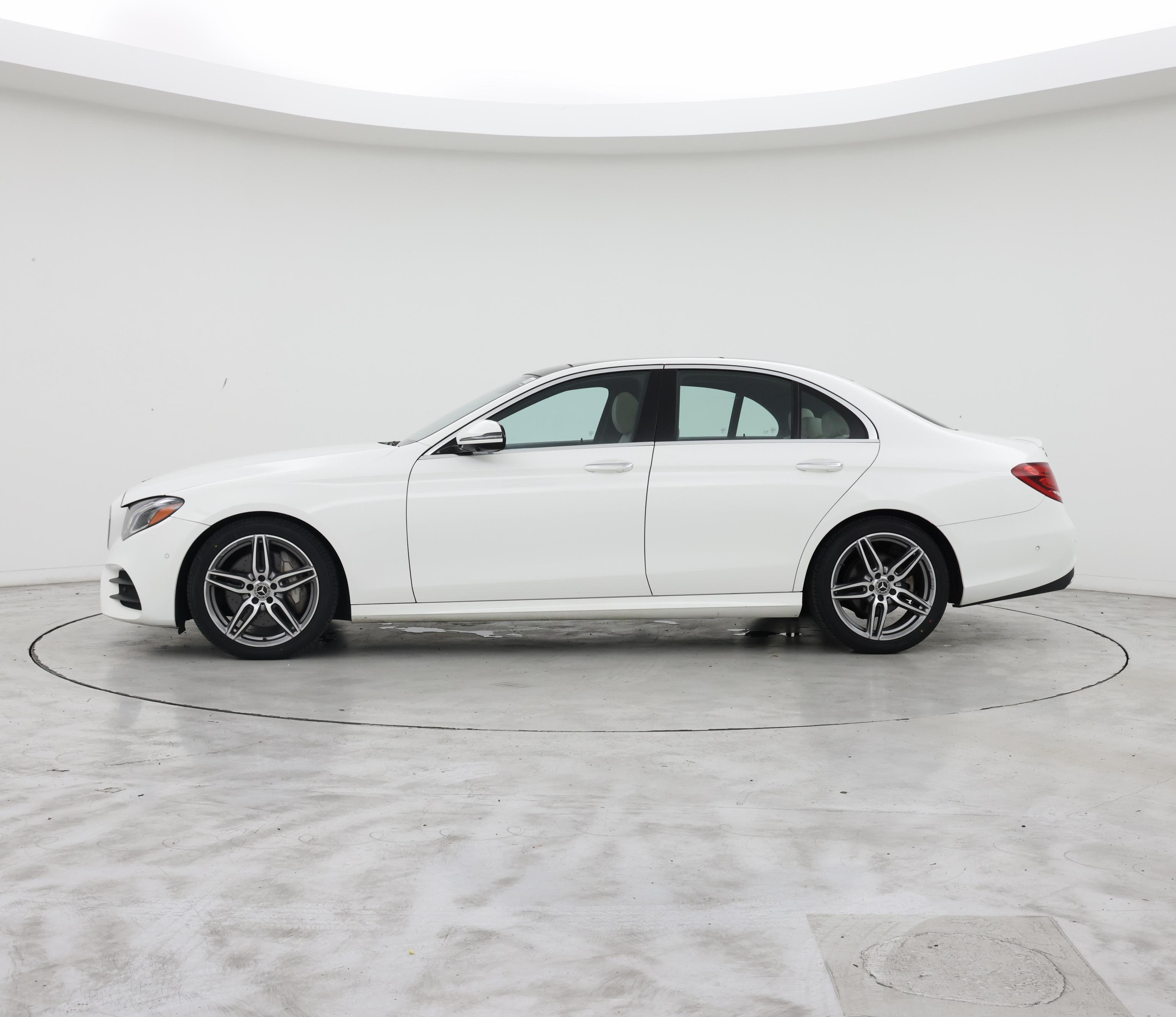 Thumbnail: 2019 Mercedes-Benz E-Class - 3