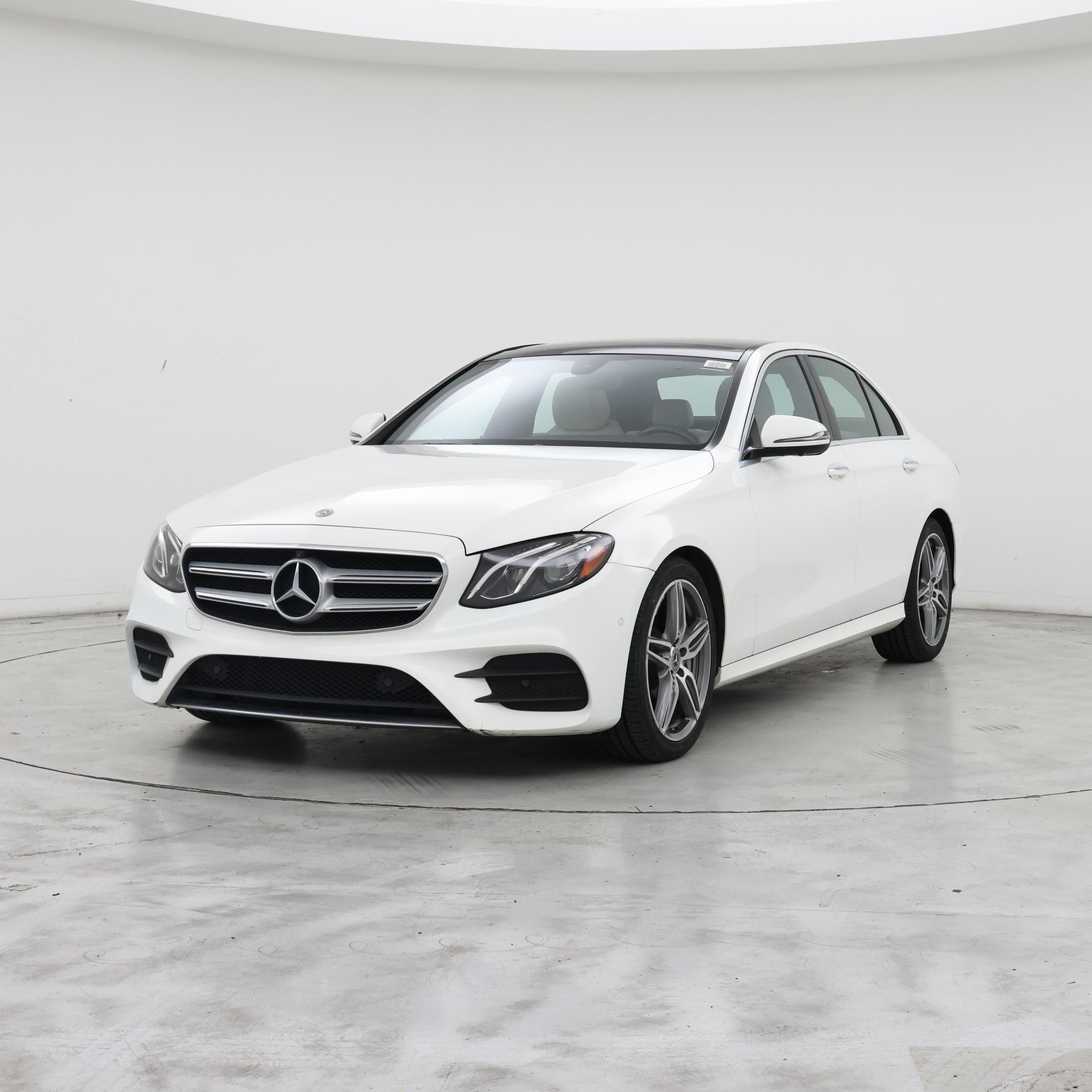 Thumbnail: 2019 Mercedes-Benz E-Class - 4