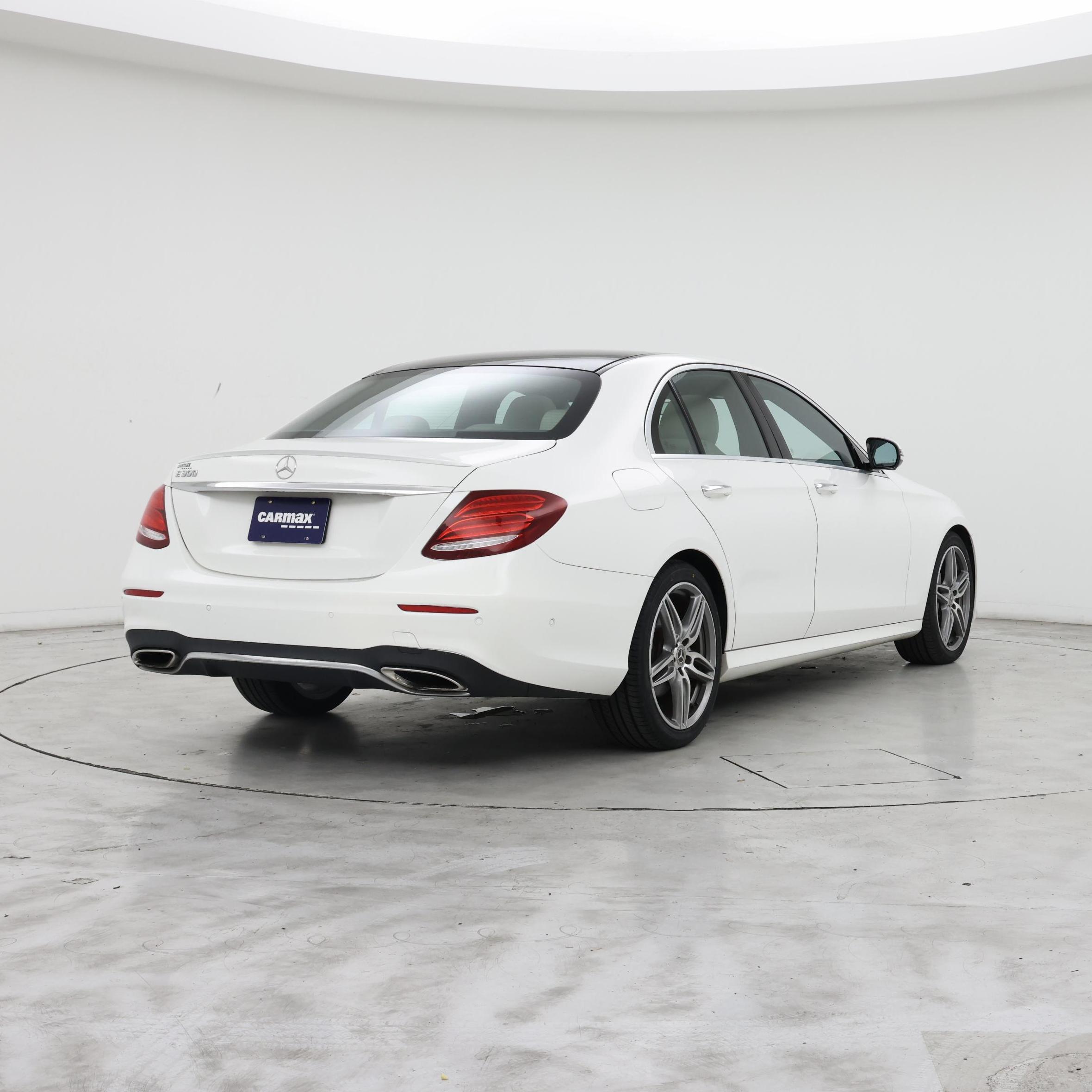 Thumbnail: 2019 Mercedes-Benz E-Class - 8