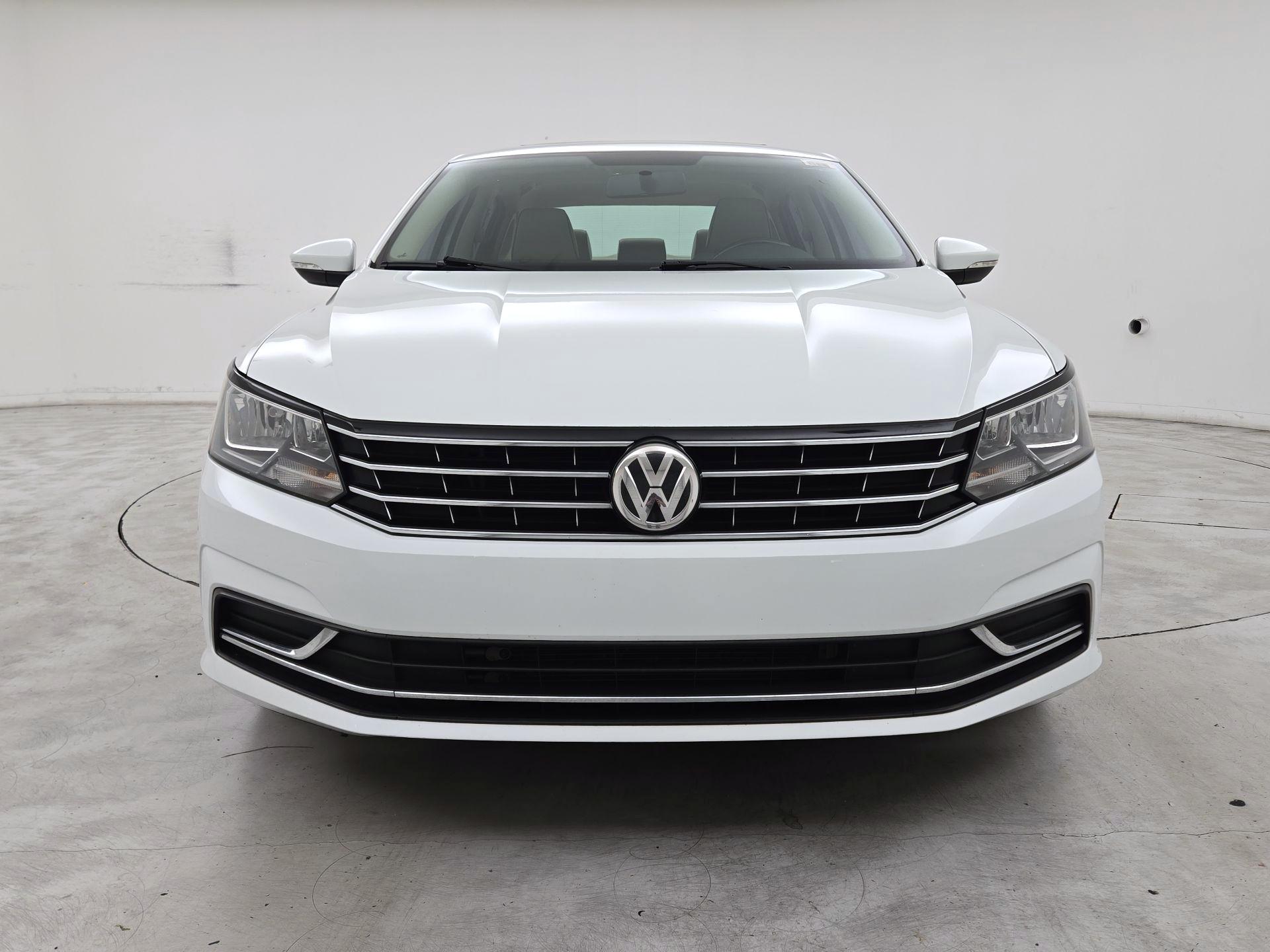 Thumbnail: 2016 Volkswagen Passat - 2