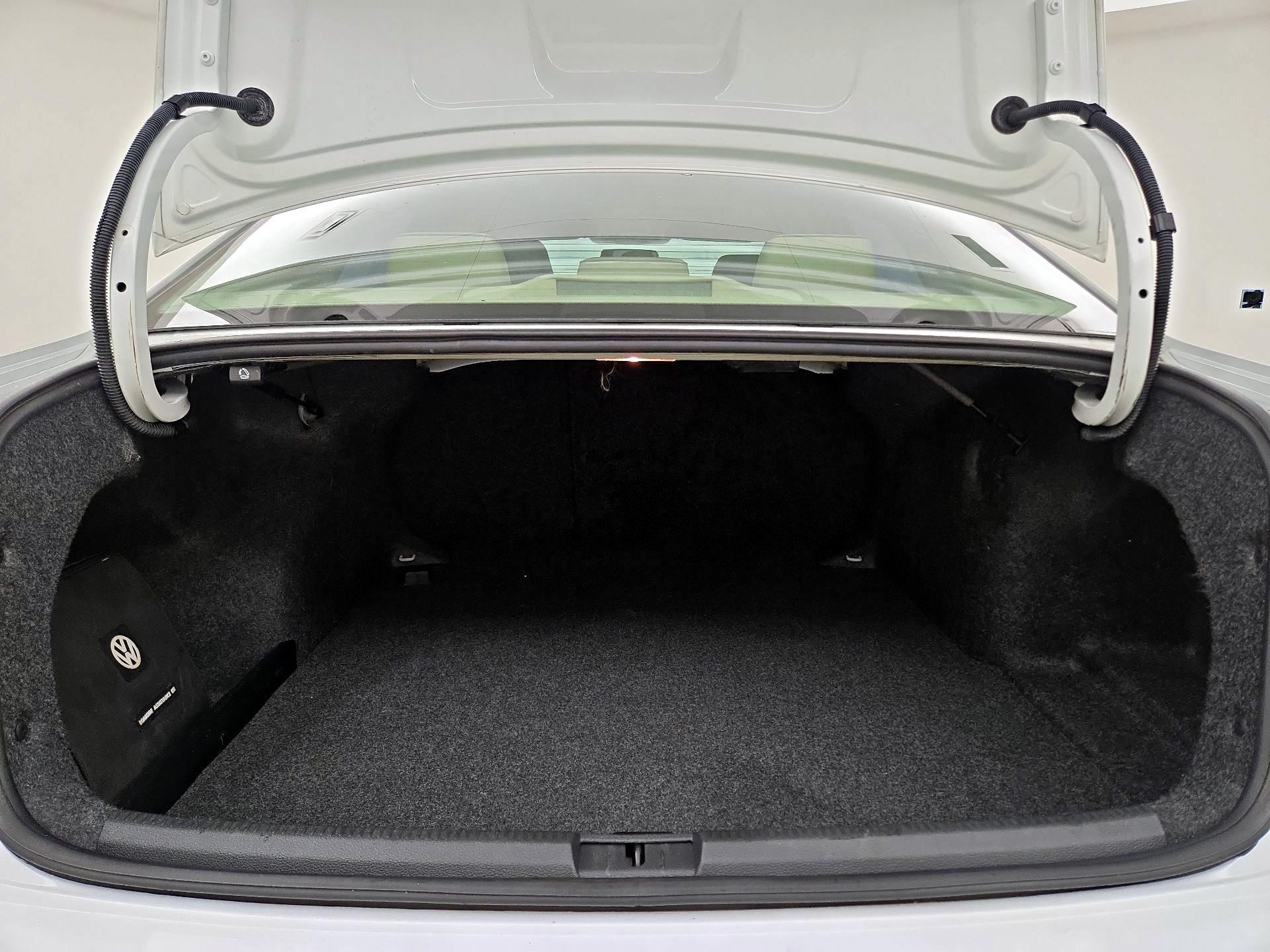 Thumbnail: 2016 Volkswagen Passat - 19