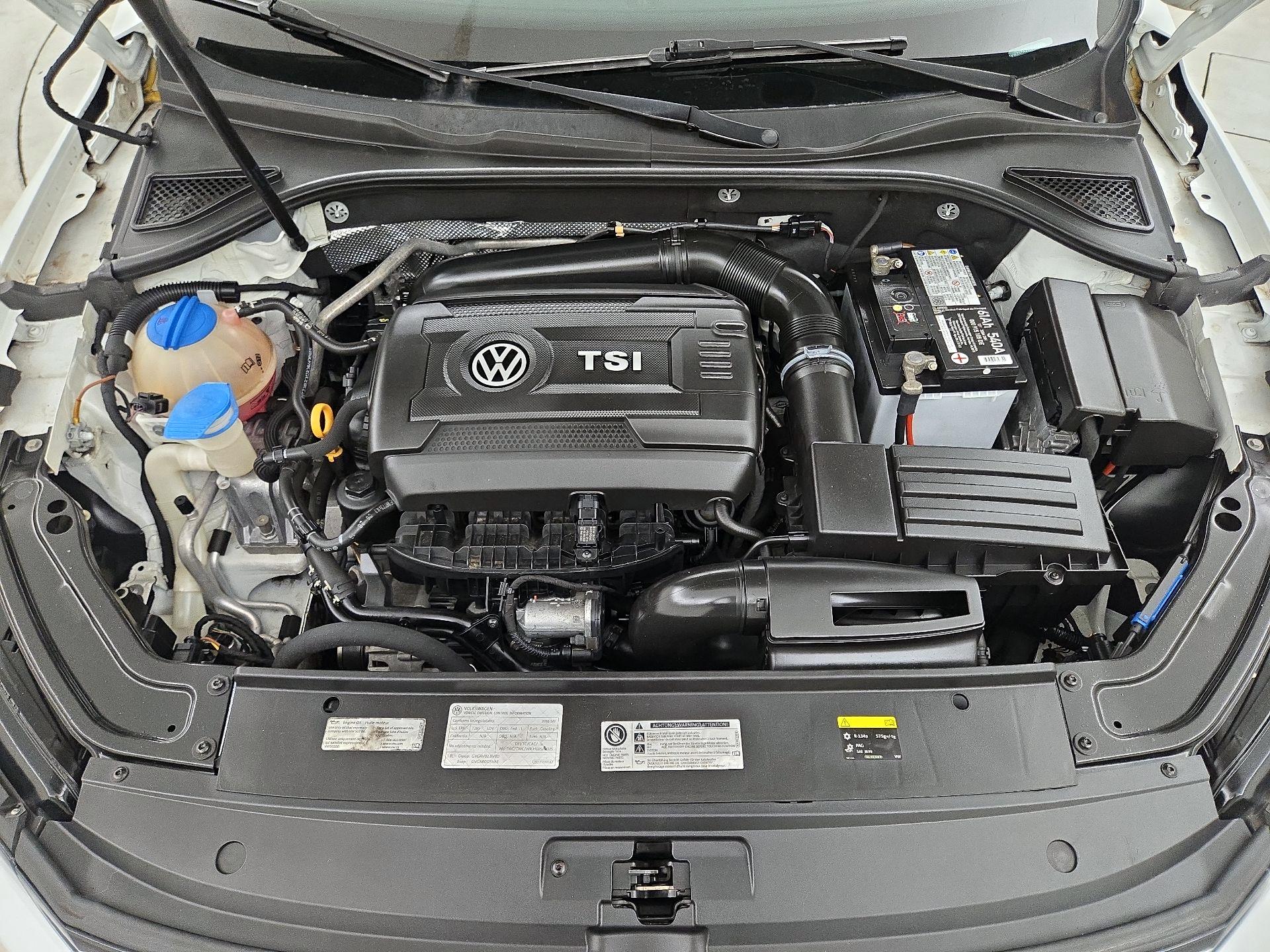 Thumbnail: 2016 Volkswagen Passat - 20