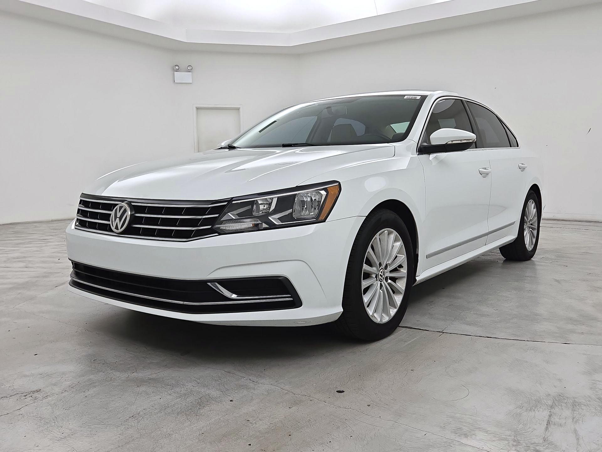 Thumbnail: 2016 Volkswagen Passat - 3