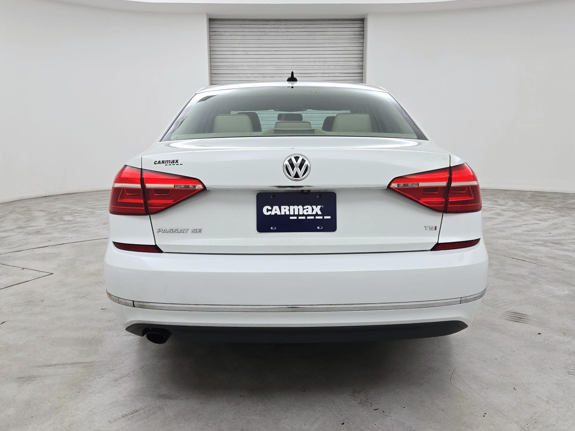 Thumbnail: 2016 Volkswagen Passat - 6