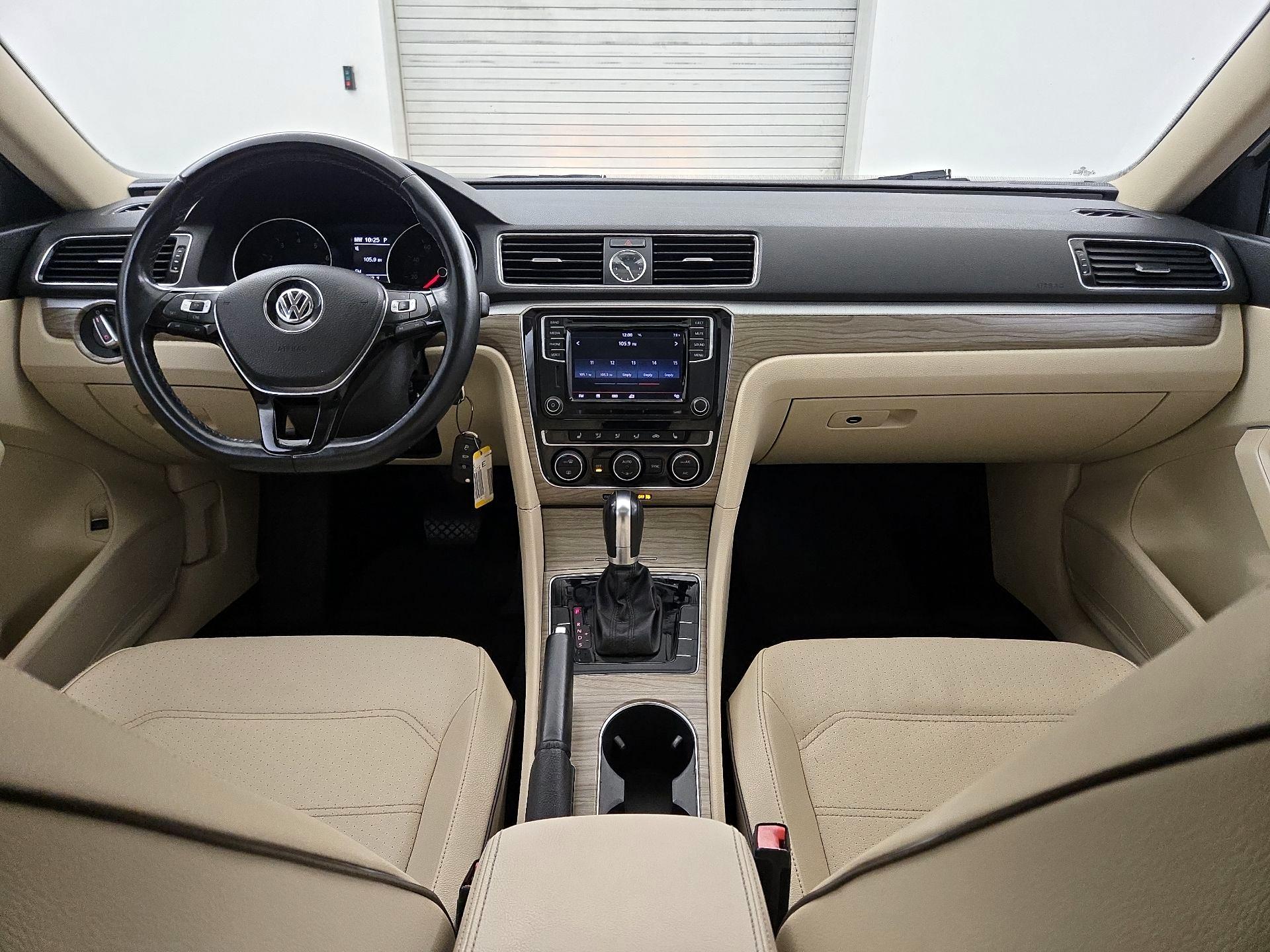 Thumbnail: 2016 Volkswagen Passat - 8