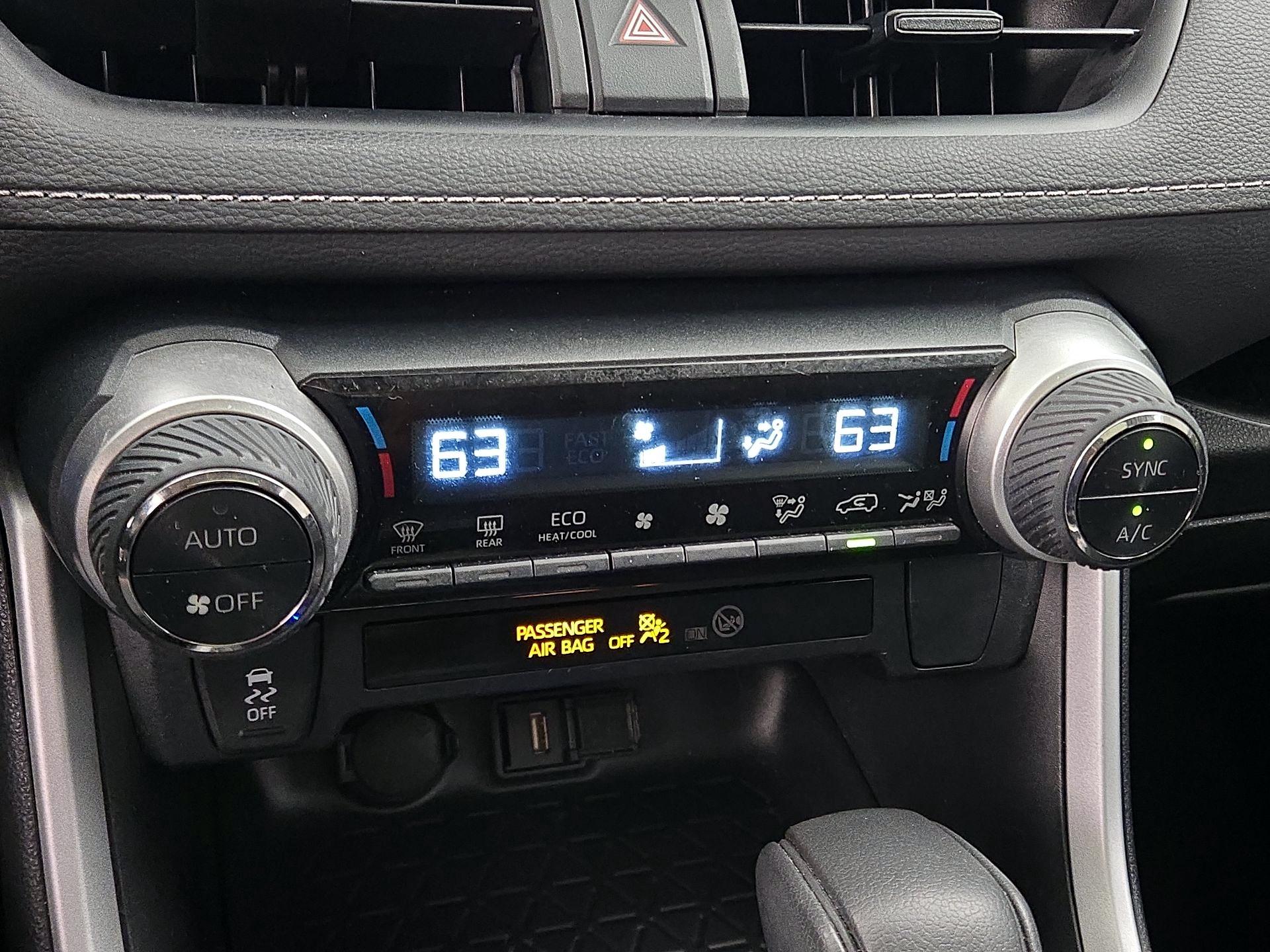Thumbnail: 2022 Toyota RAV4 - 16