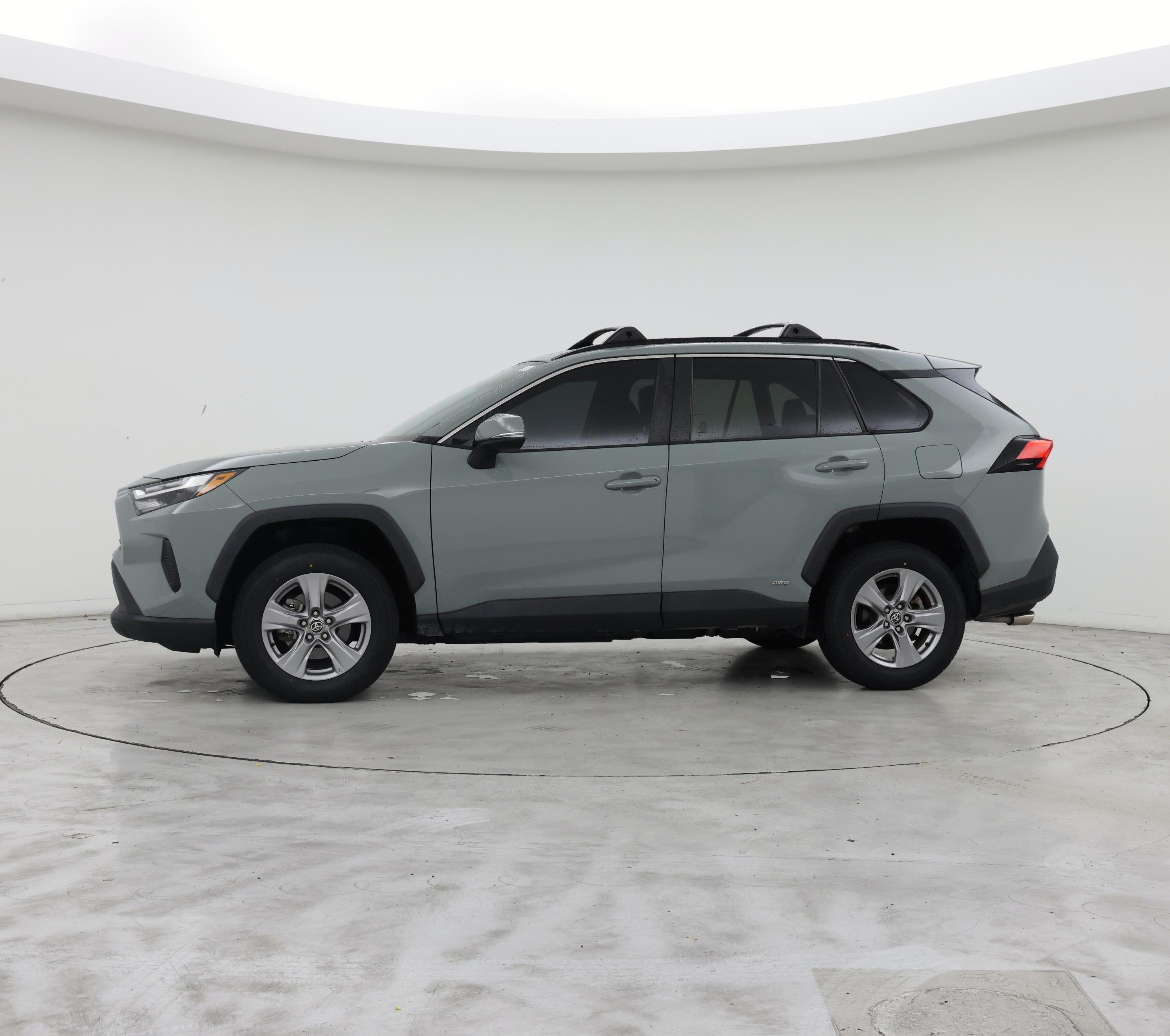 Thumbnail: 2022 Toyota RAV4 - 3