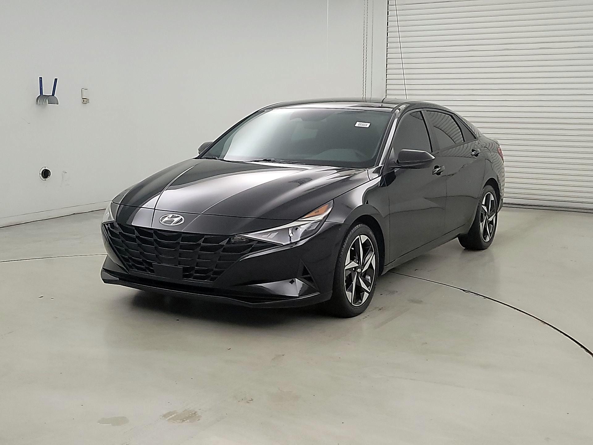 Thumbnail: 2023 Hyundai Elantra - 3