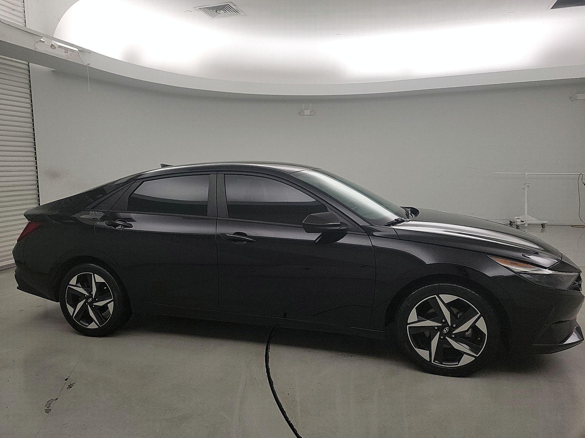 Thumbnail: 2023 Hyundai Elantra - 4