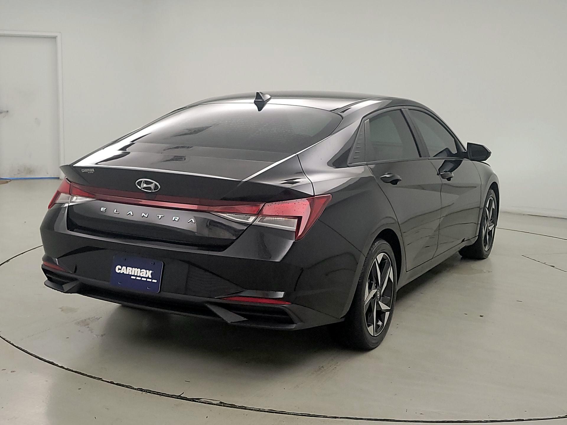 Thumbnail: 2023 Hyundai Elantra - 5