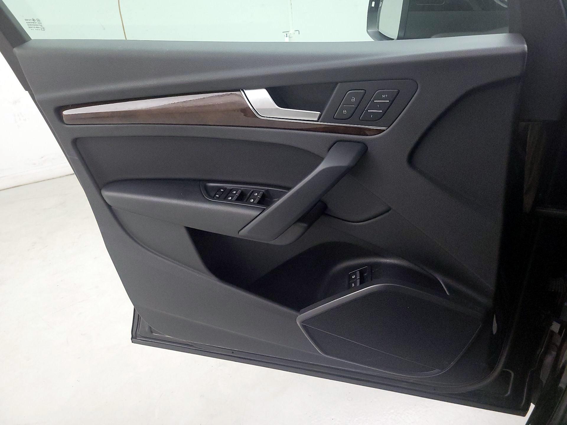 Thumbnail: 2020 Audi Q5 - 10