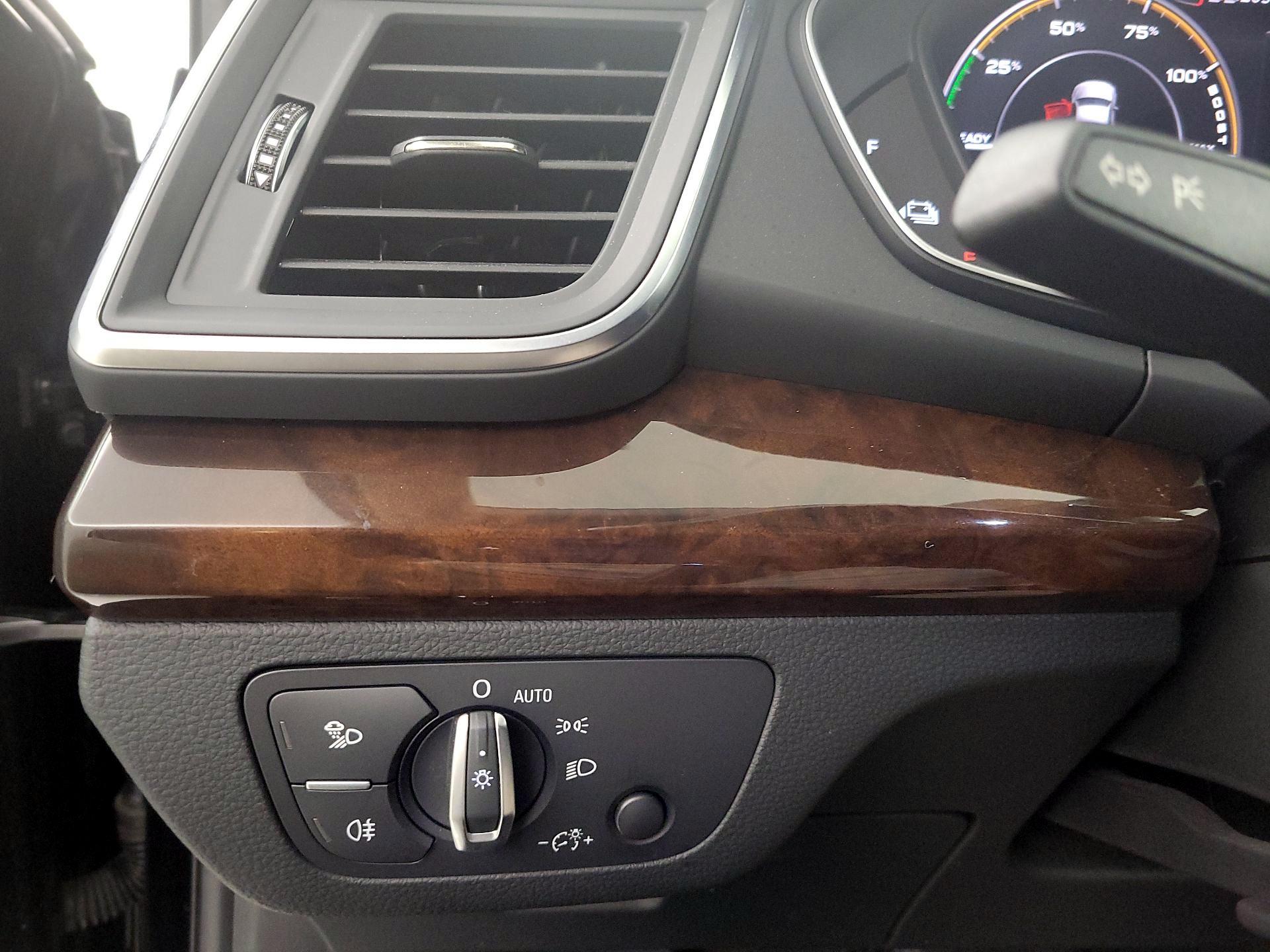 Thumbnail: 2020 Audi Q5 - 11