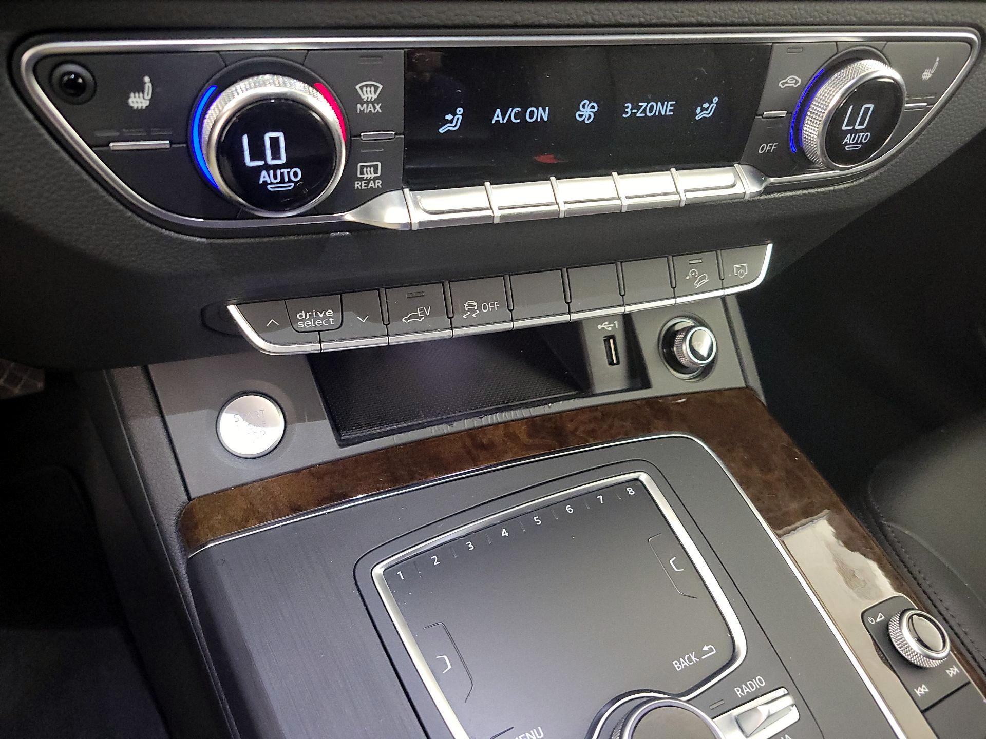 Thumbnail: 2020 Audi Q5 - 15