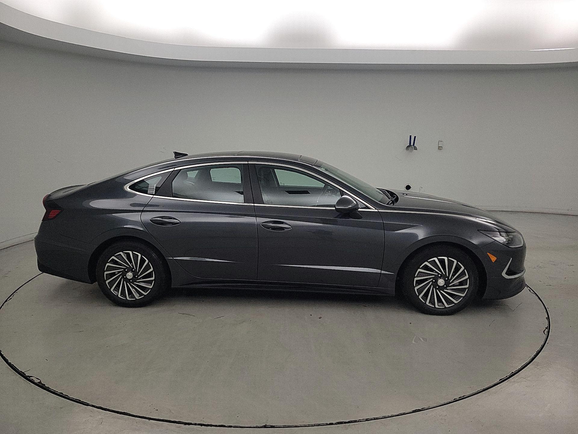 Thumbnail: 2023 Hyundai Sonata - 4