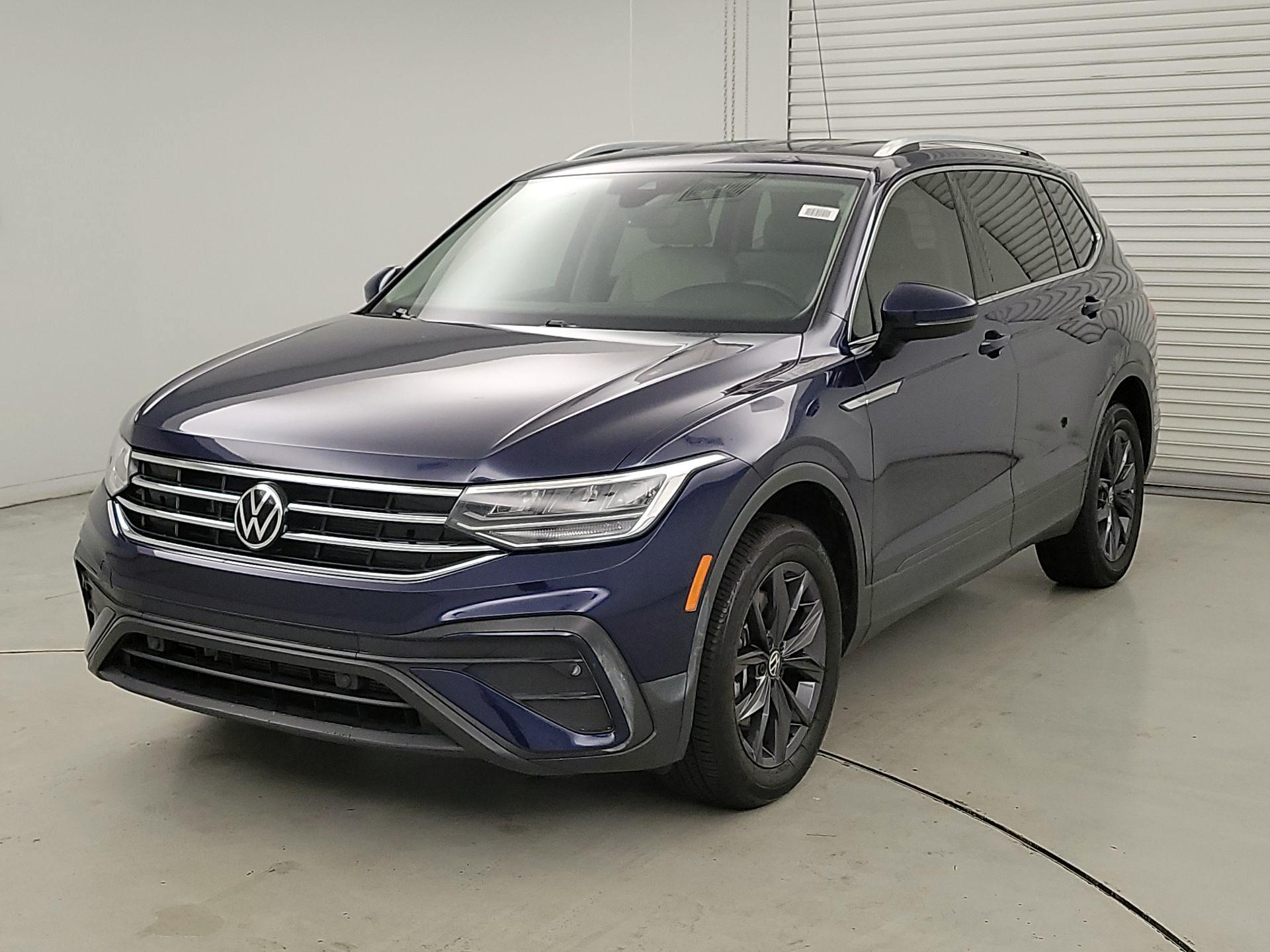 Thumbnail: 2022 Volkswagen Tiguan - 3