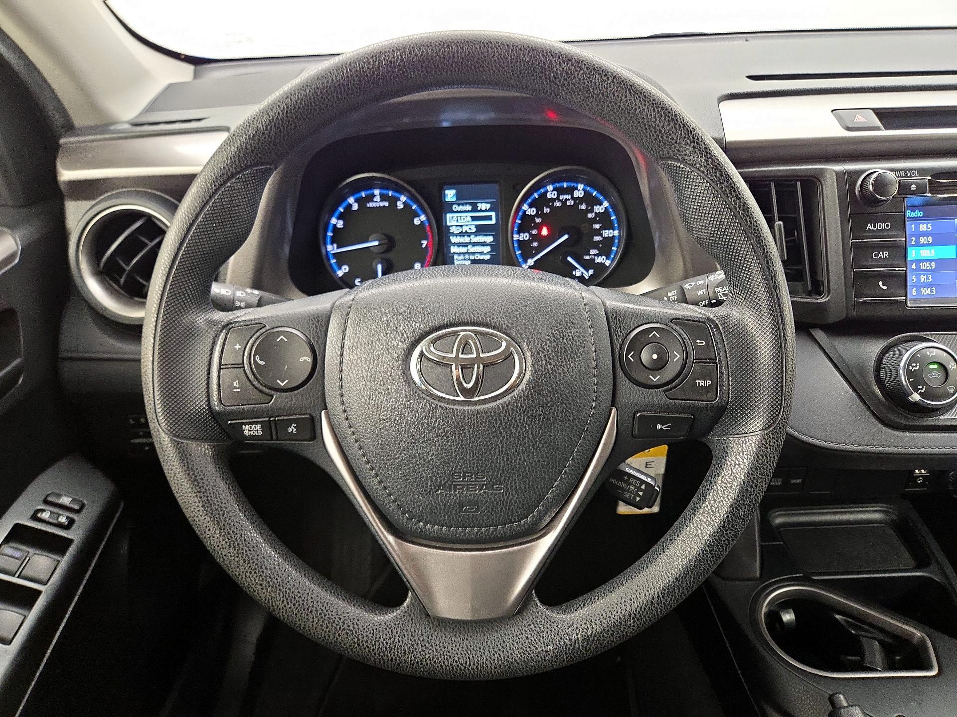 Thumbnail: 2017 Toyota RAV4 - 10