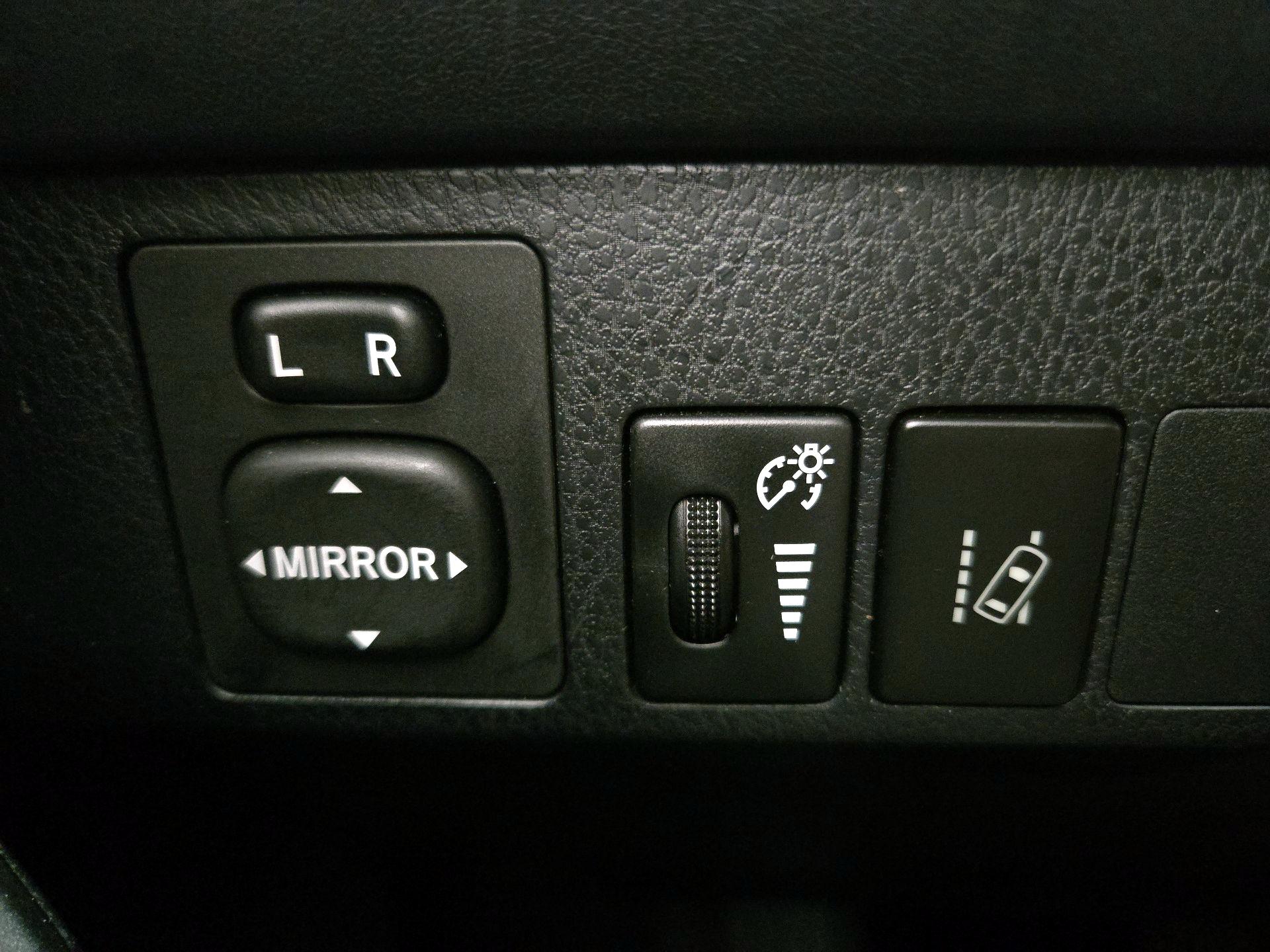 Thumbnail: 2017 Toyota RAV4 - 13