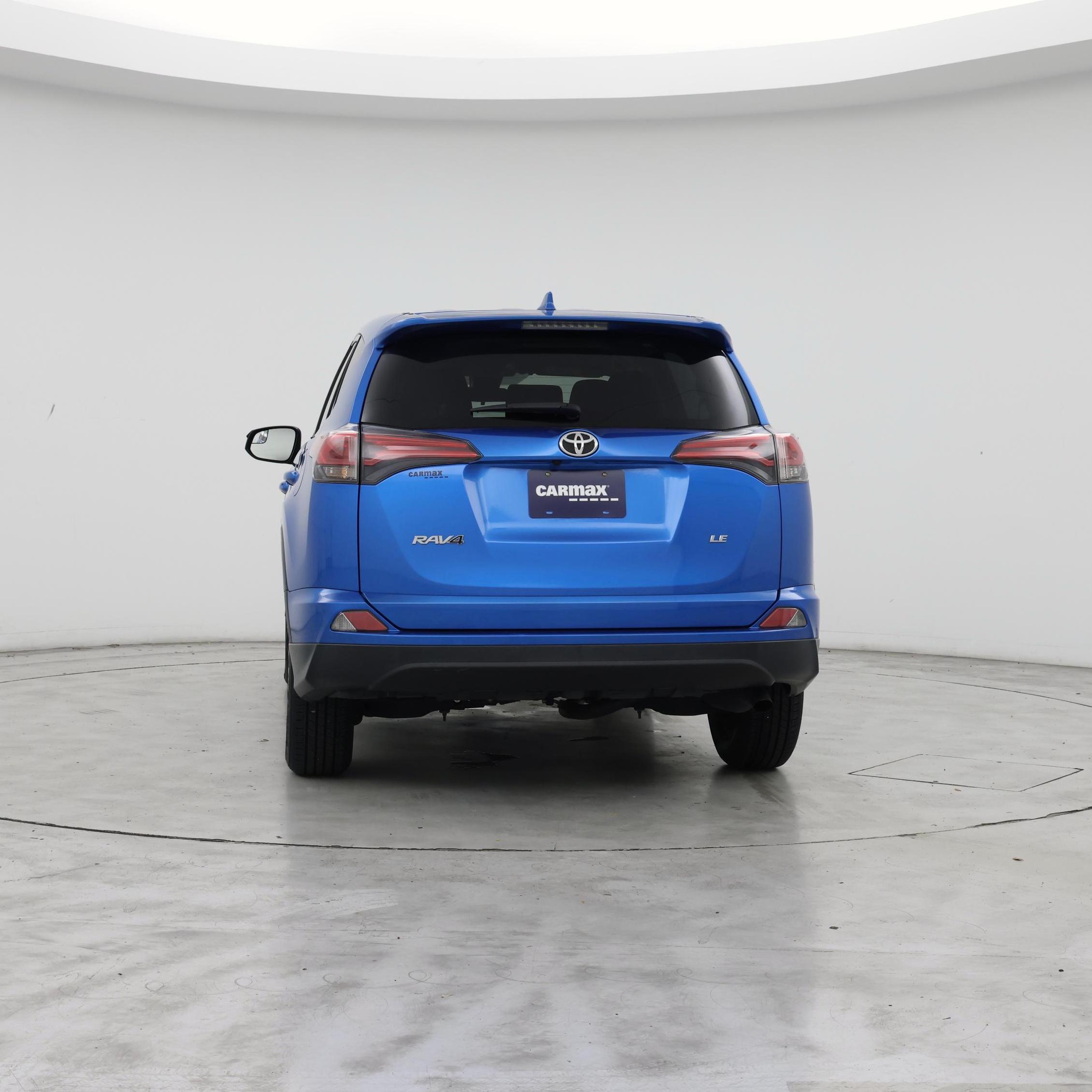 Thumbnail: 2017 Toyota RAV4 - 6