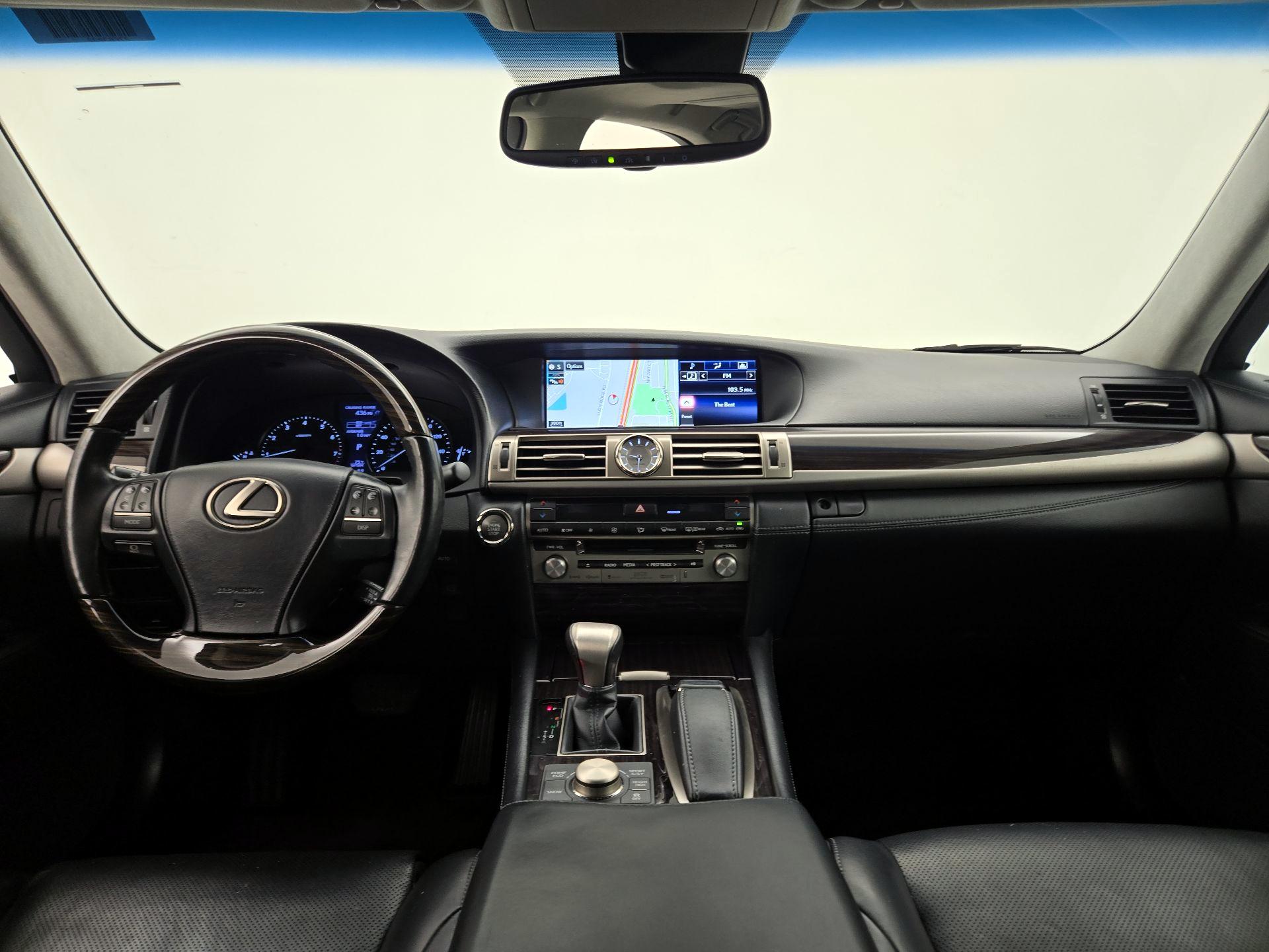 Thumbnail: 2015 Lexus LS - 9