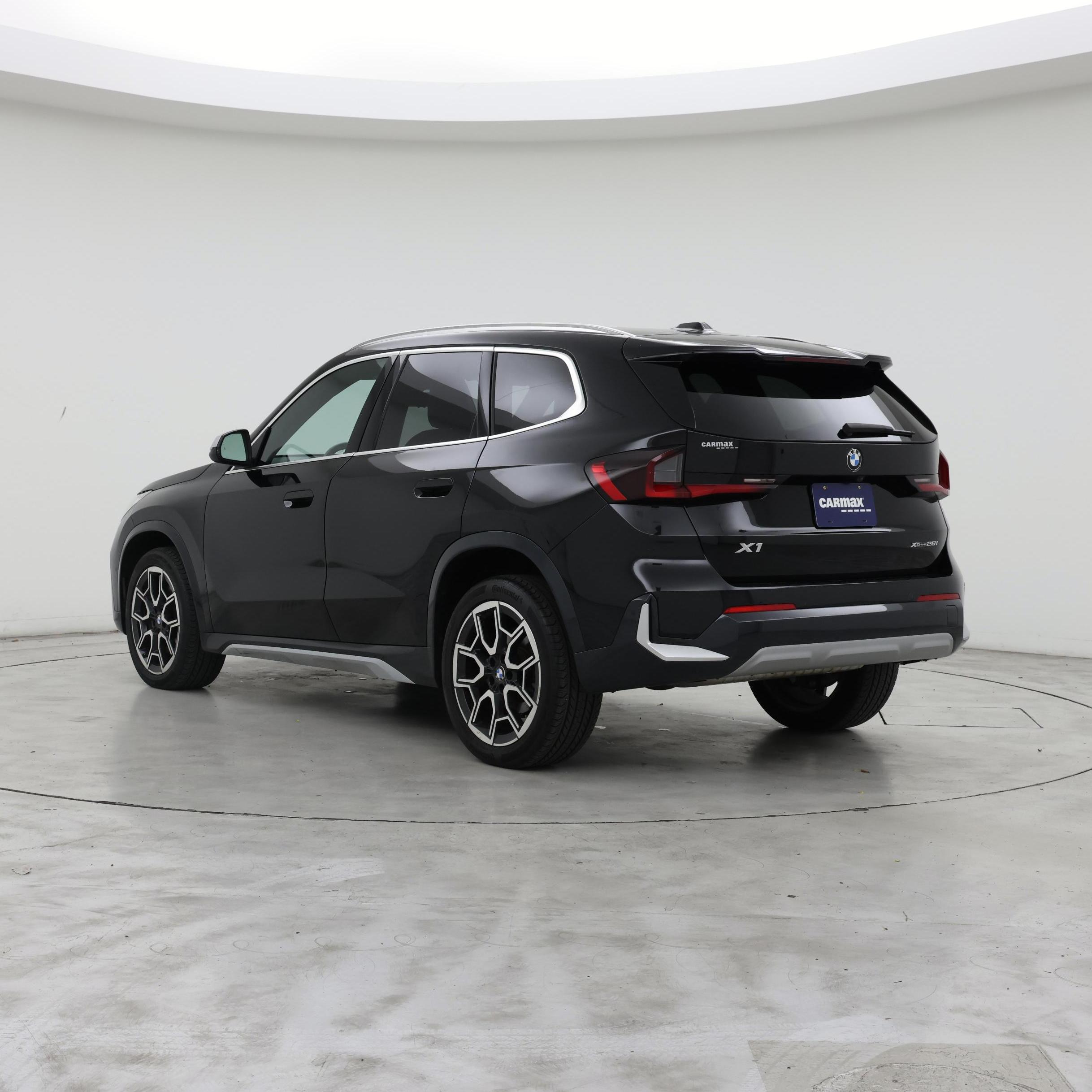 Thumbnail: 2023 BMW X1 - 2