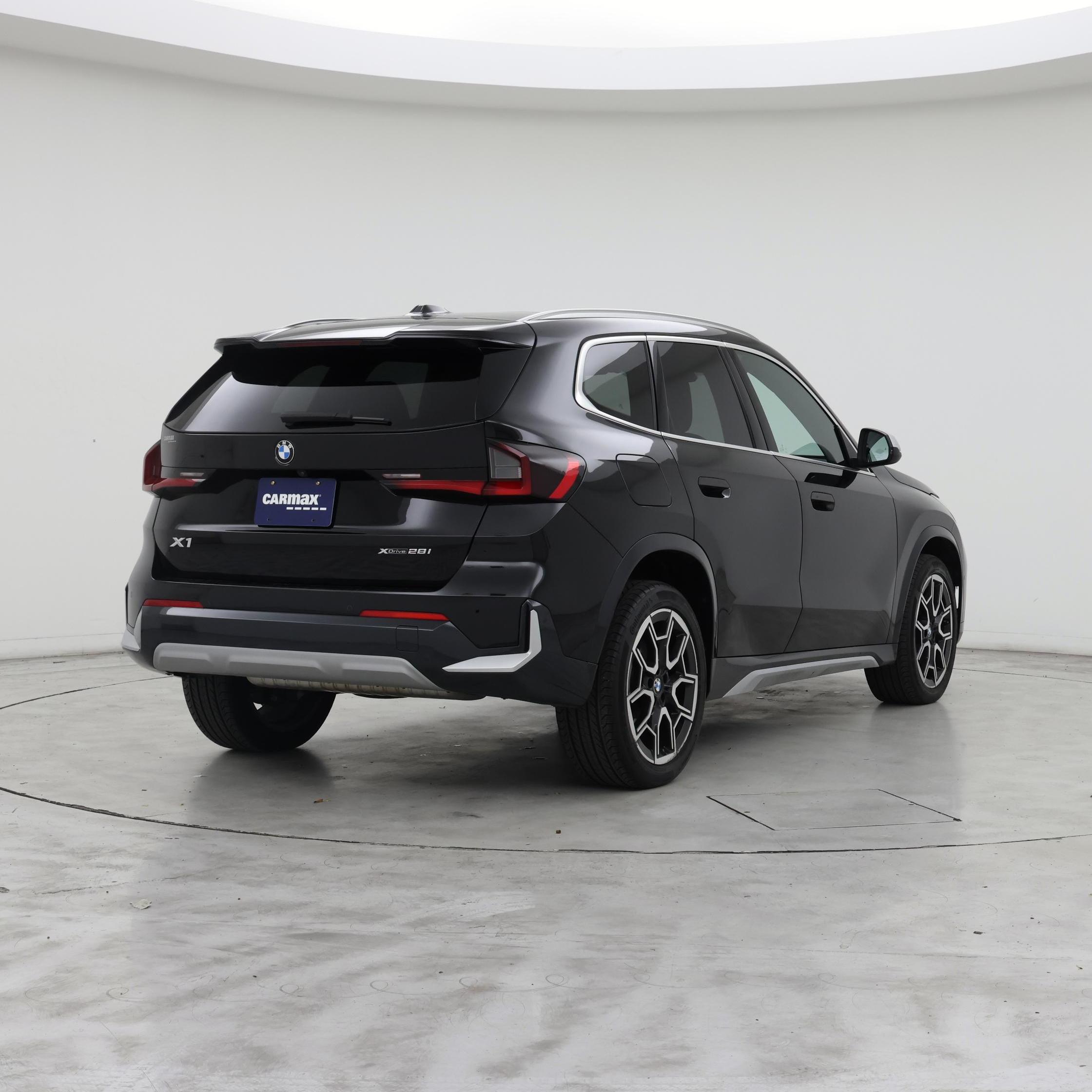 Thumbnail: 2023 BMW X1 - 8