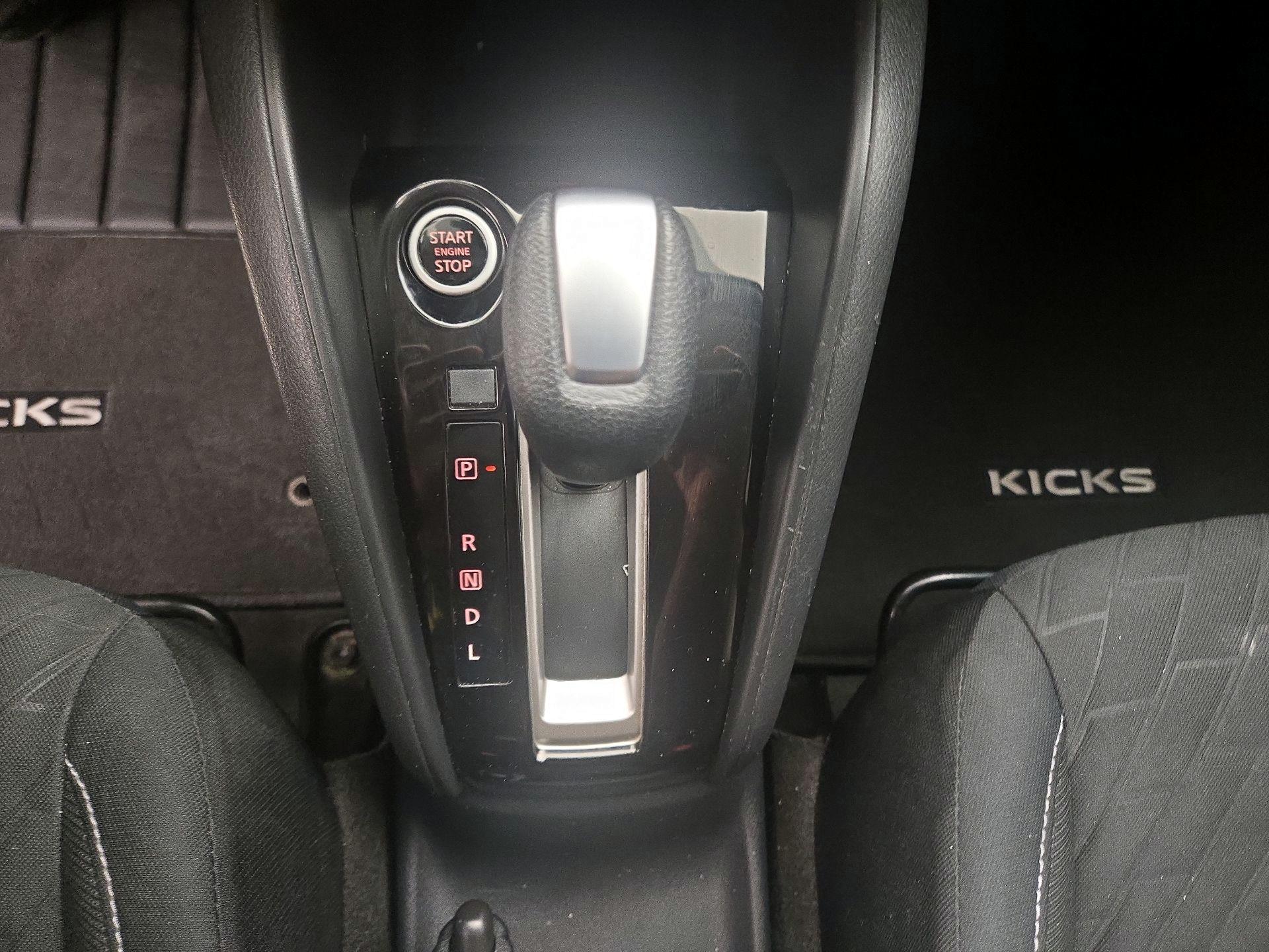 Thumbnail: 2021 Nissan Kicks - 17
