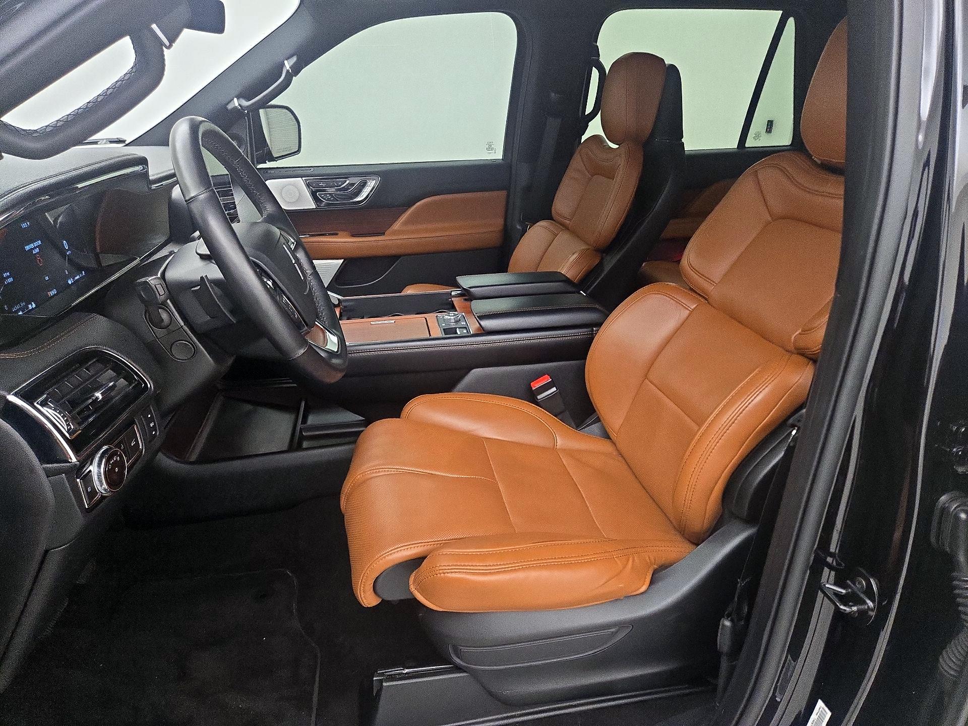 Thumbnail: 2020 Lincoln Navigator - 11