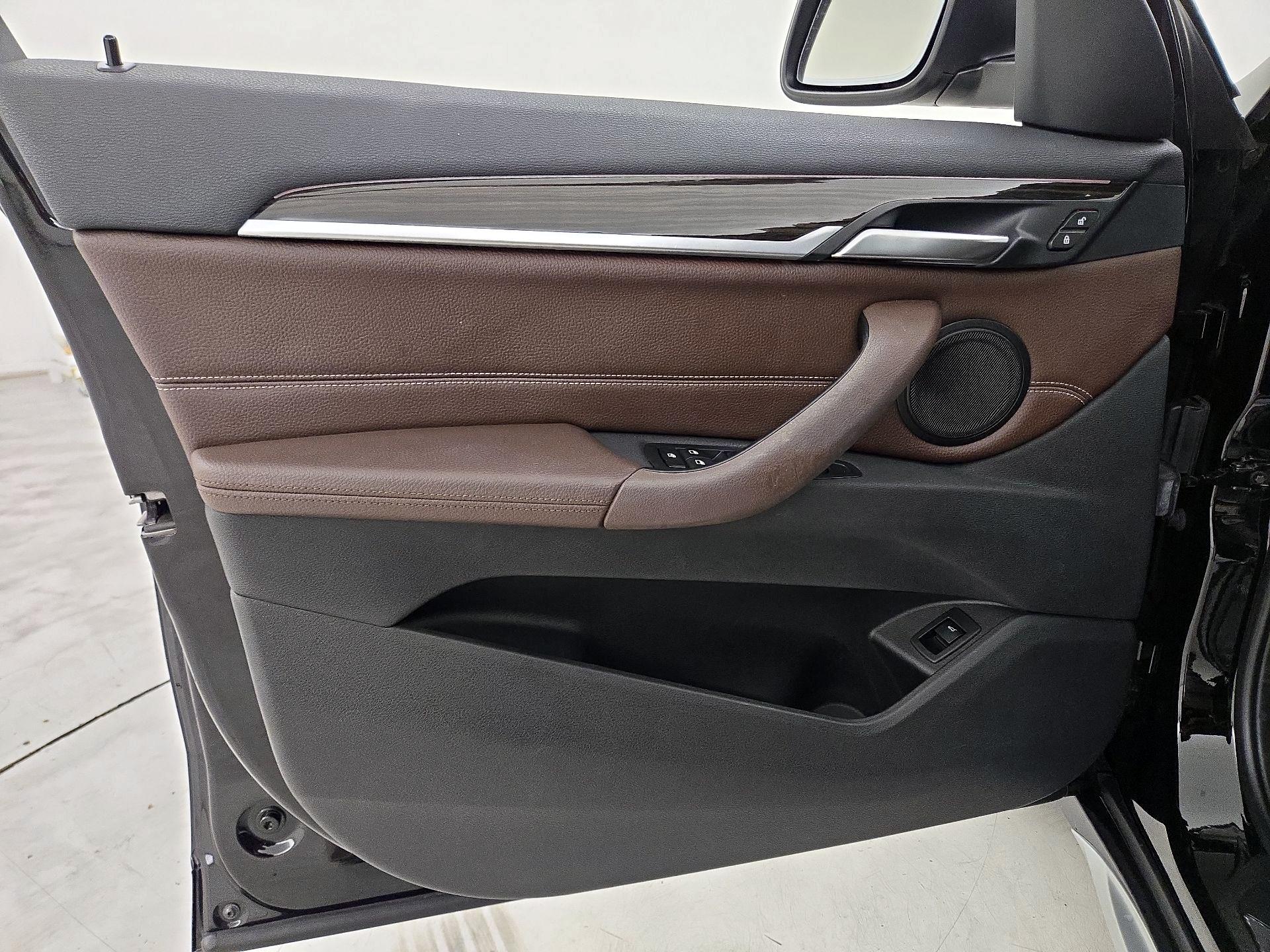 Thumbnail: 2017 BMW X1 - 12