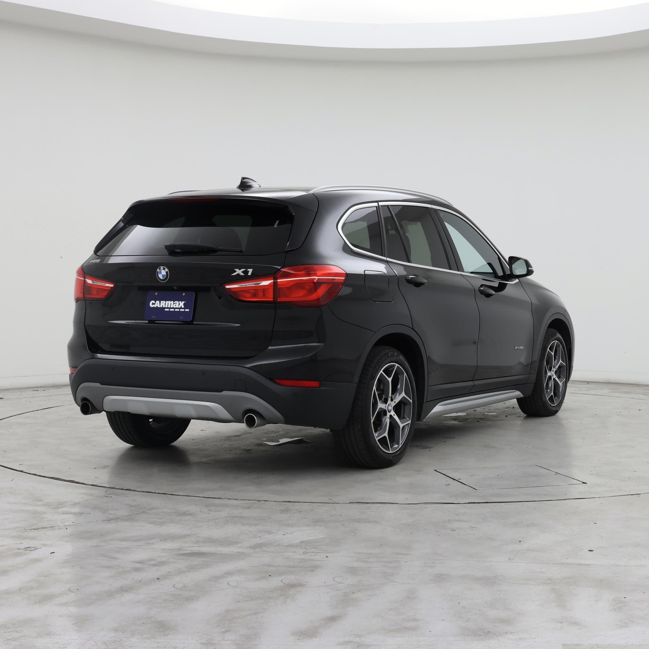 Thumbnail: 2017 BMW X1 - 8