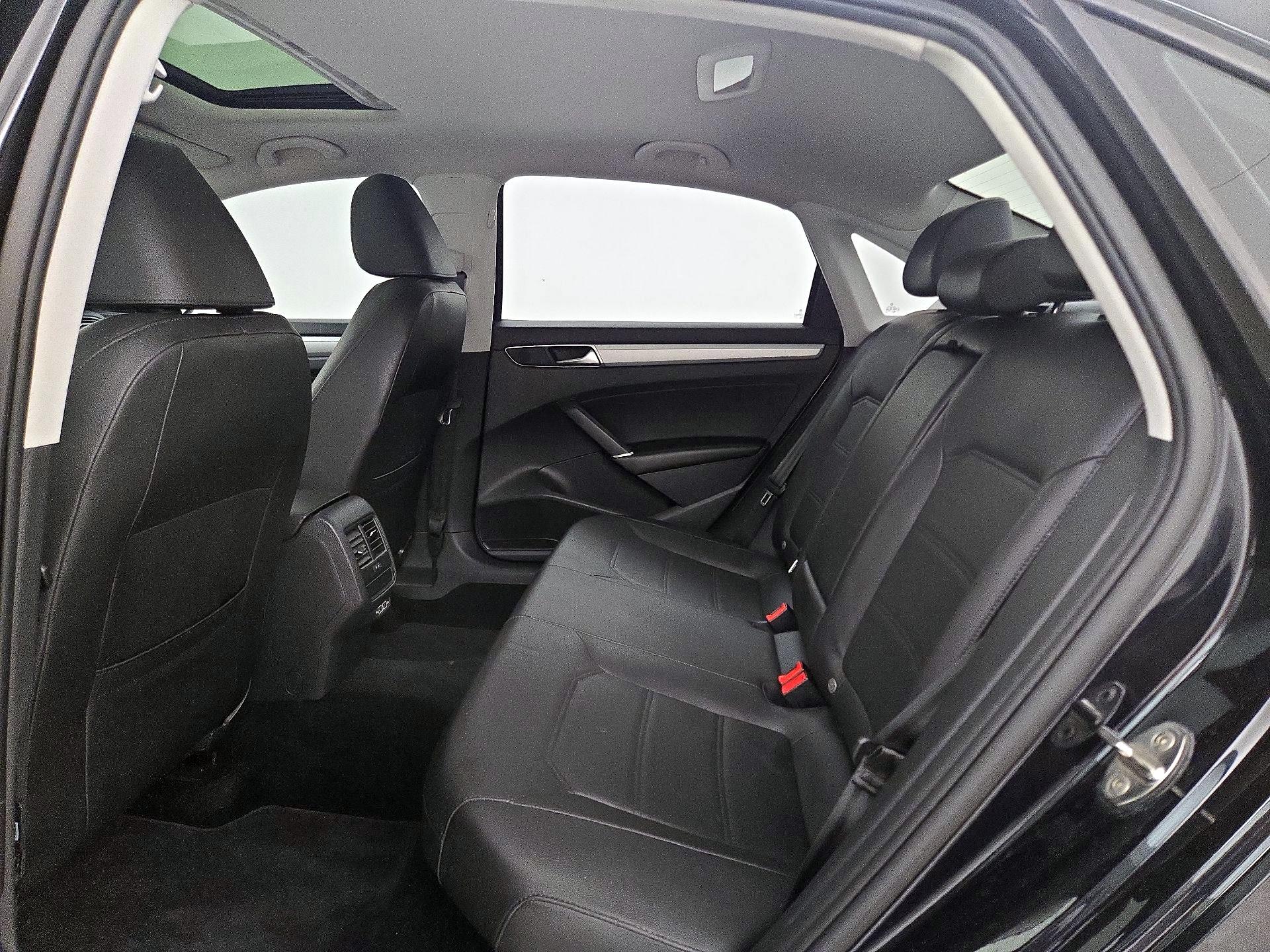 Thumbnail: 2019 Volkswagen Passat - 20