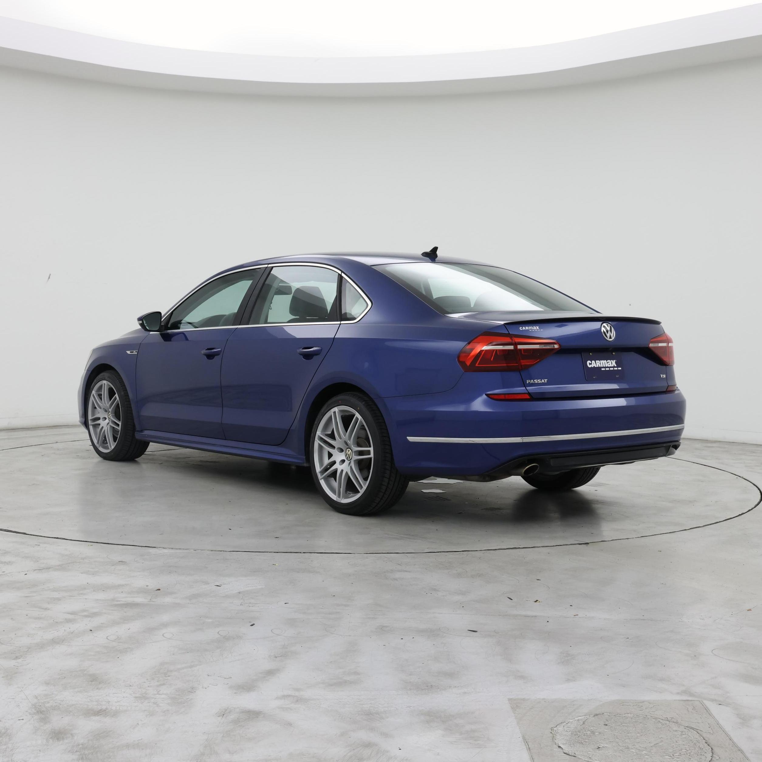 Thumbnail: 2017 Volkswagen Passat - 2
